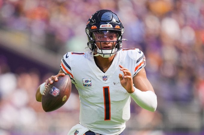 Chicago bears Justin Fields Matt Eberflus coaching staff second half adjustments first half outscore margin Luke getsy NFL football