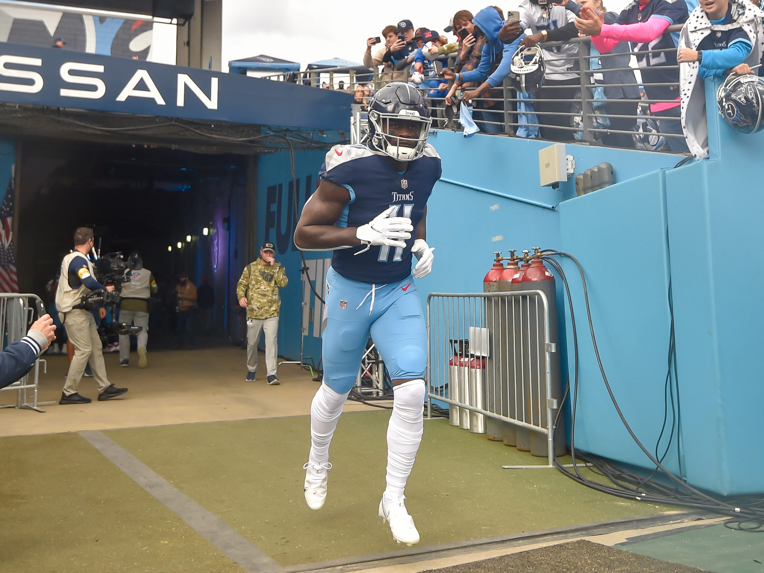 Titans, Patriots, injury