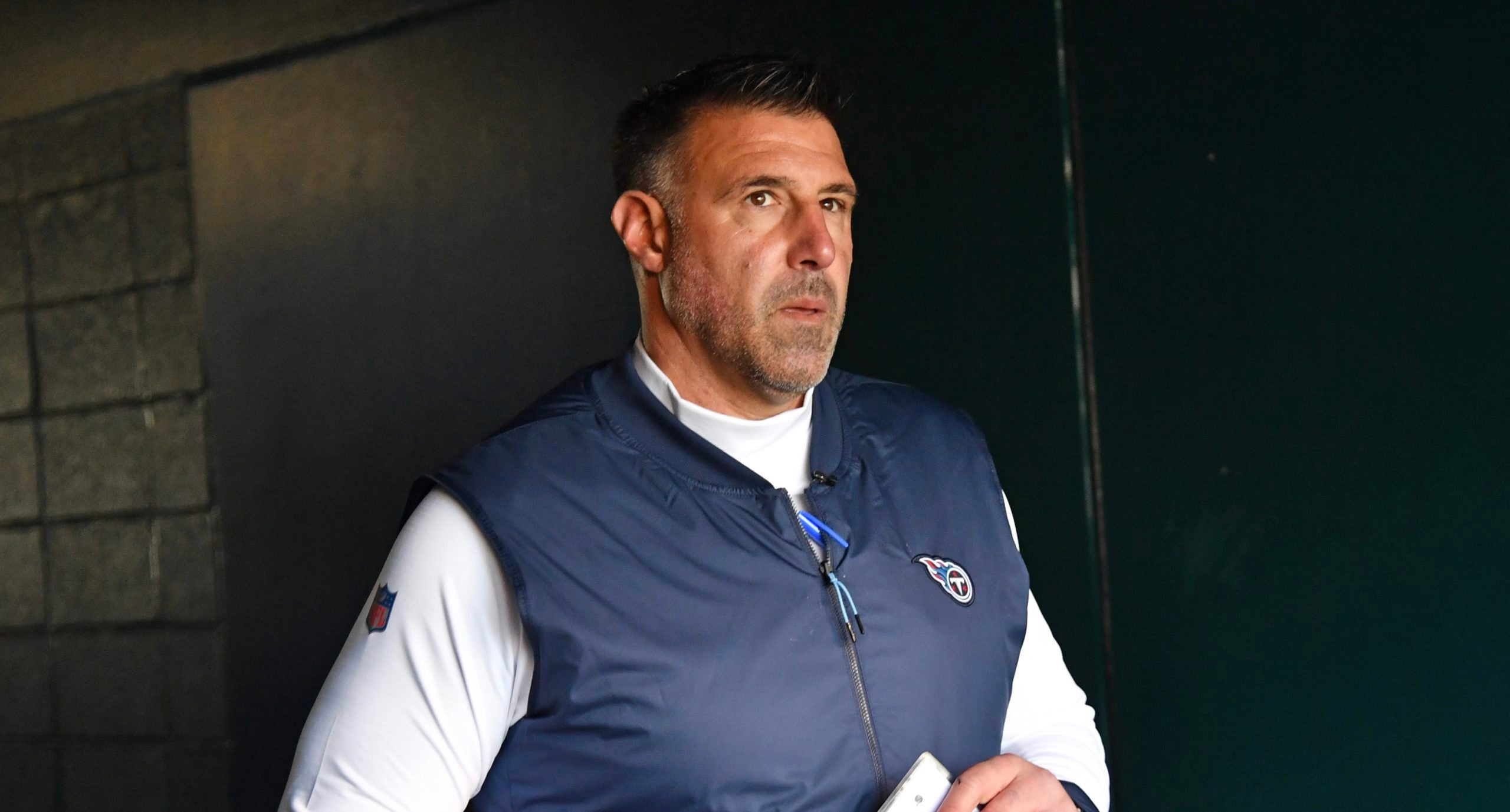 Dec 4, 2022; Philadelphia, Pennsylvania, USA; Tennessee Titans head coach Mike Vrabel walks out of the tunnel against the Philadelphia Eagles at Lincoln Financial Field. Mandatory Credit: Eric Hartline-USA TODAY Sports