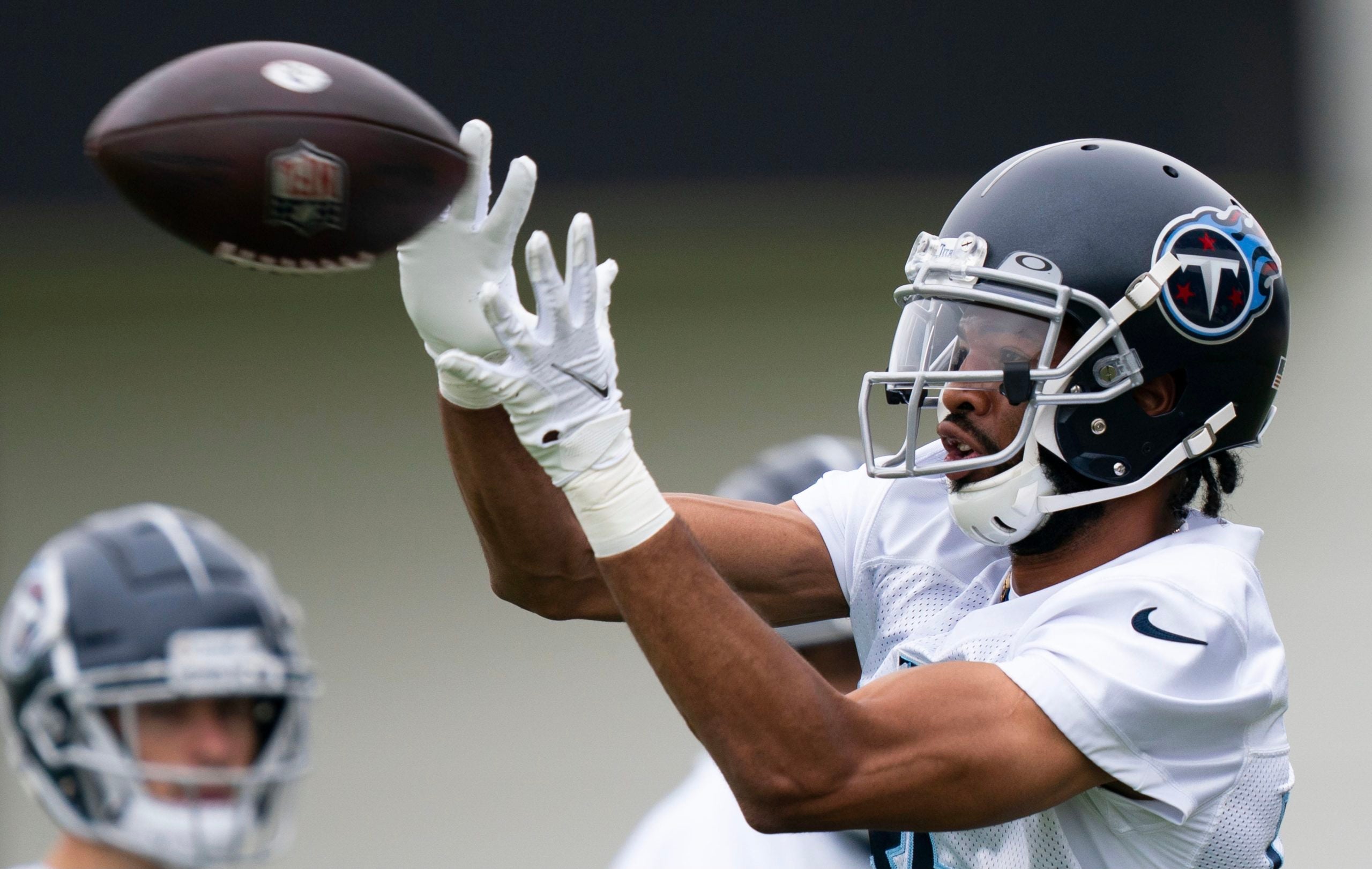 Tennessee Titans wide receiver Josh Malone (86) pulls in a catch during practice at Saint Thomas Sports Park Tuesday, May 24, 2022, in Nashville, Tenn. Nas Titans Ota 021