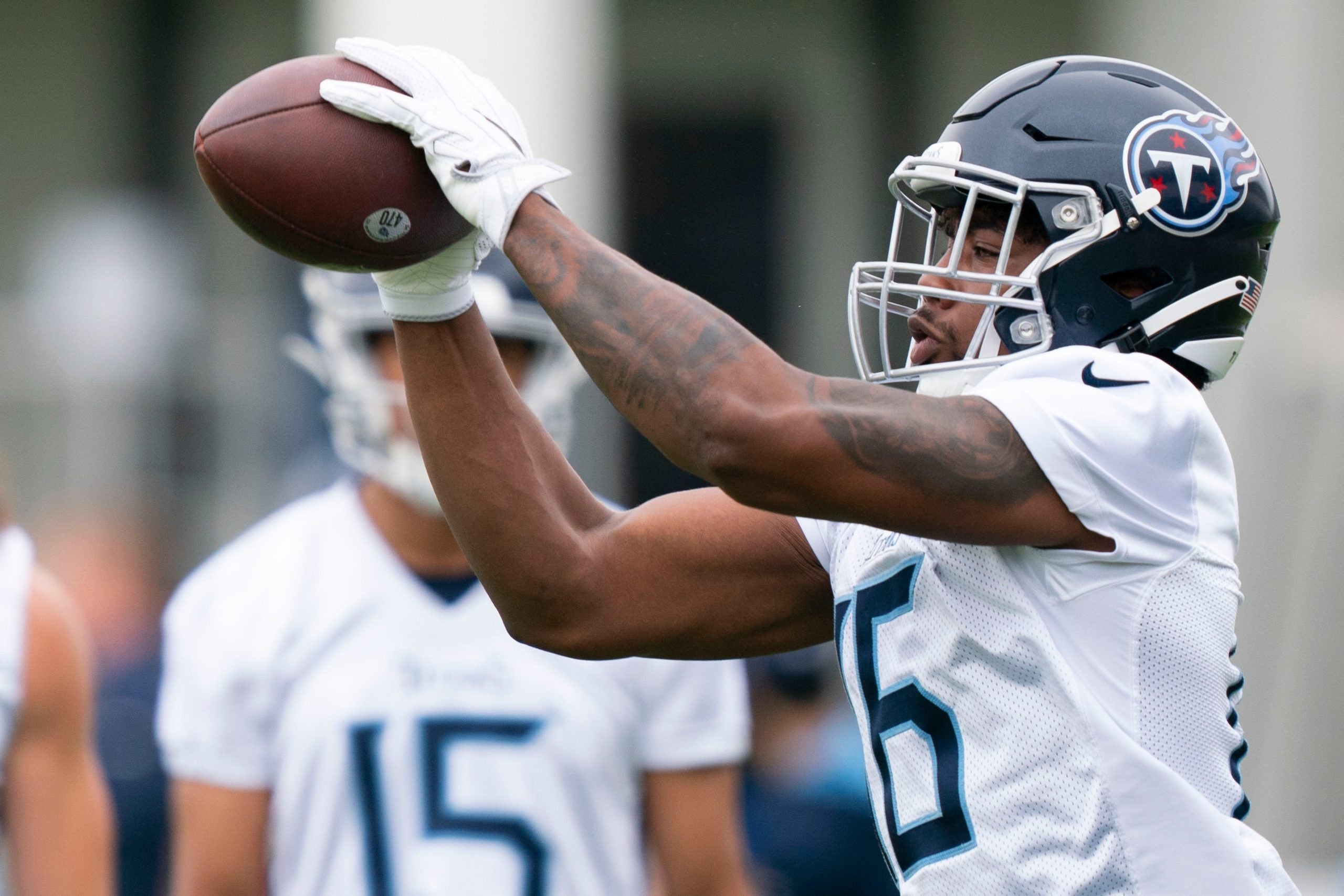 Tennessee Titans wide receiver Treylon Burks (16) pulls in a catch during practice at Saint Thomas Sports Park Tuesday, May 24, 2022, in Nashville, Tenn. Nas Titans Ota 025
