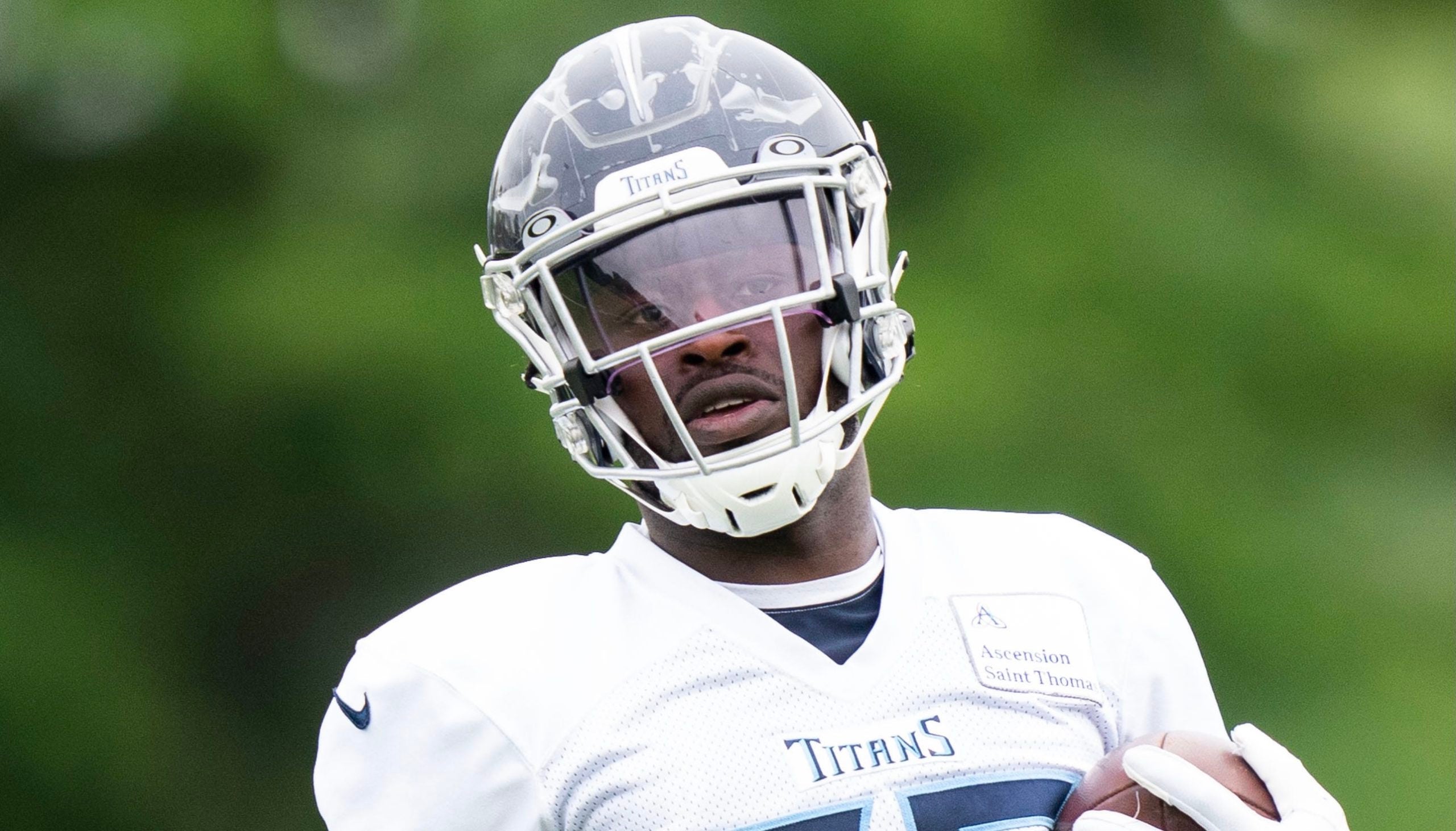 Tennessee Titans tight end Chig Okonkwo (85) races up the field during practice at Saint Thomas Sports Park Tuesday, May 24, 2022, in Nashville, Tenn. Nas Titans Ota 050