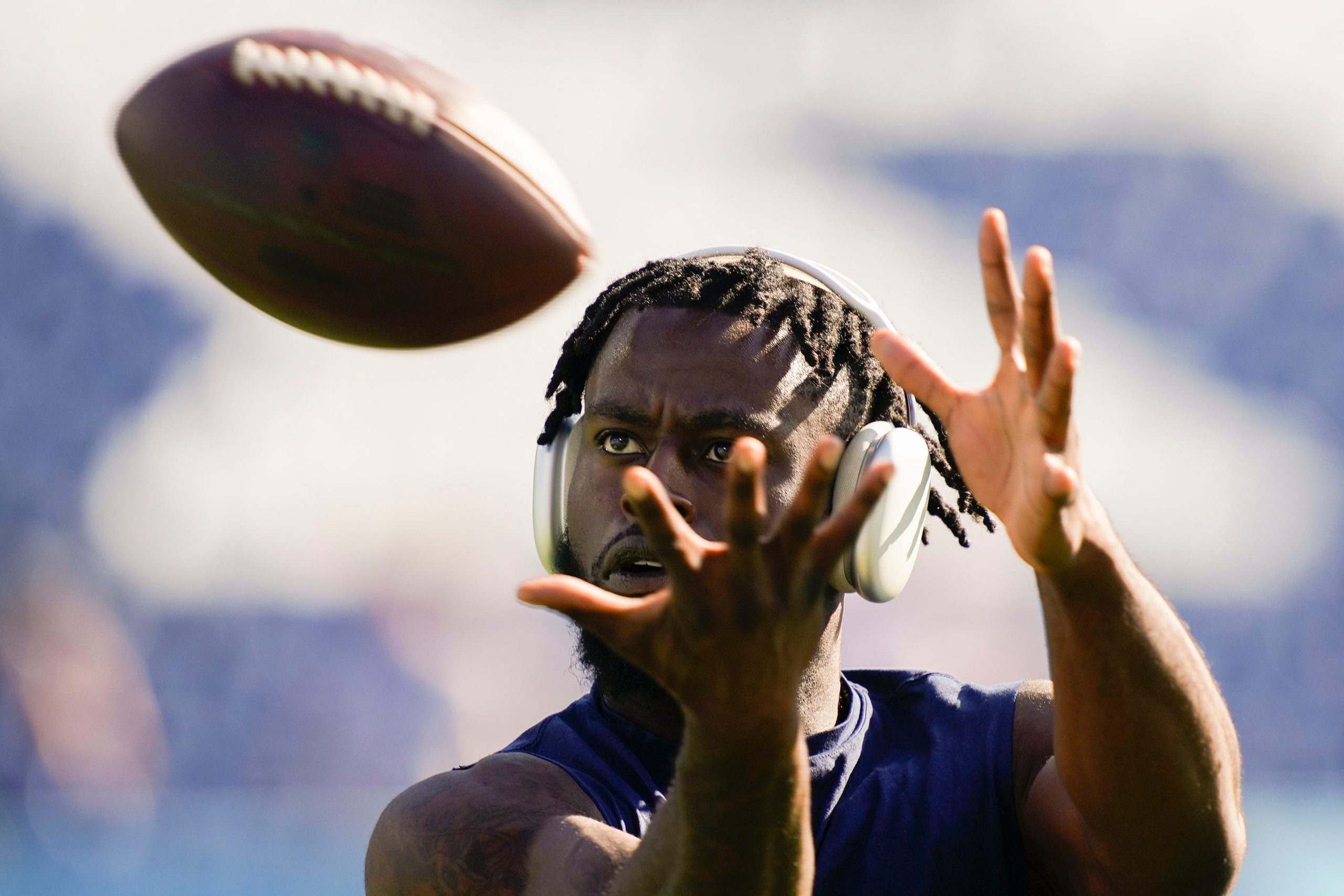 Tennessee Titans tight end Chigoziem Okonkwo (85) warms up before facing the Indianapolis Colts at Nissan Stadium Sunday, Oct. 23, 2022, in Nashville, Tenn. Nfl Indianapolis Colts At Tennessee Titans