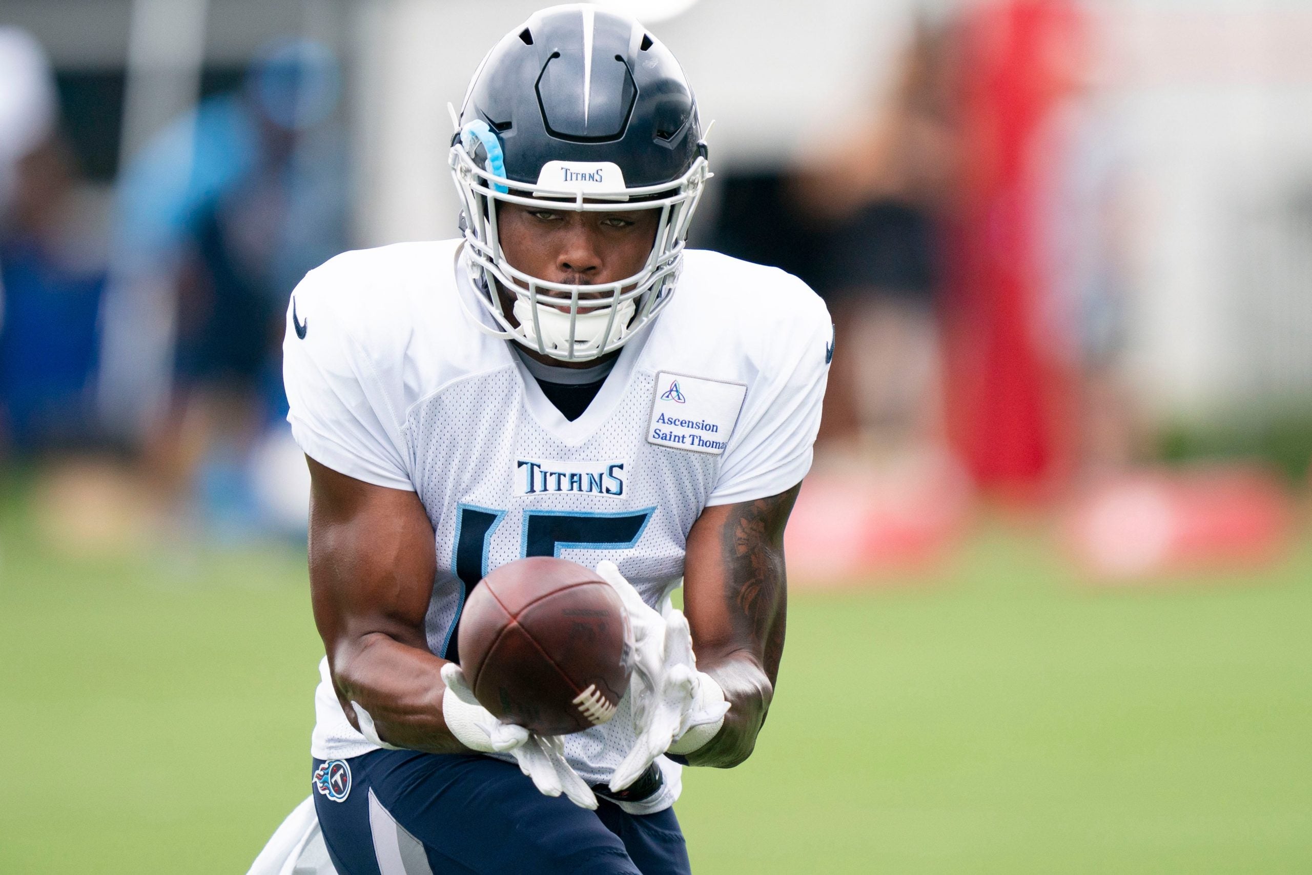 Tennessee Titans wide receiver Treylon Burks (16) pulls in a catch during a training camp practice at Ascension Saint Thomas Sports Park Friday, Aug. 5, 2022, in Nashville, Tenn. Nas 0805 Titans 008
