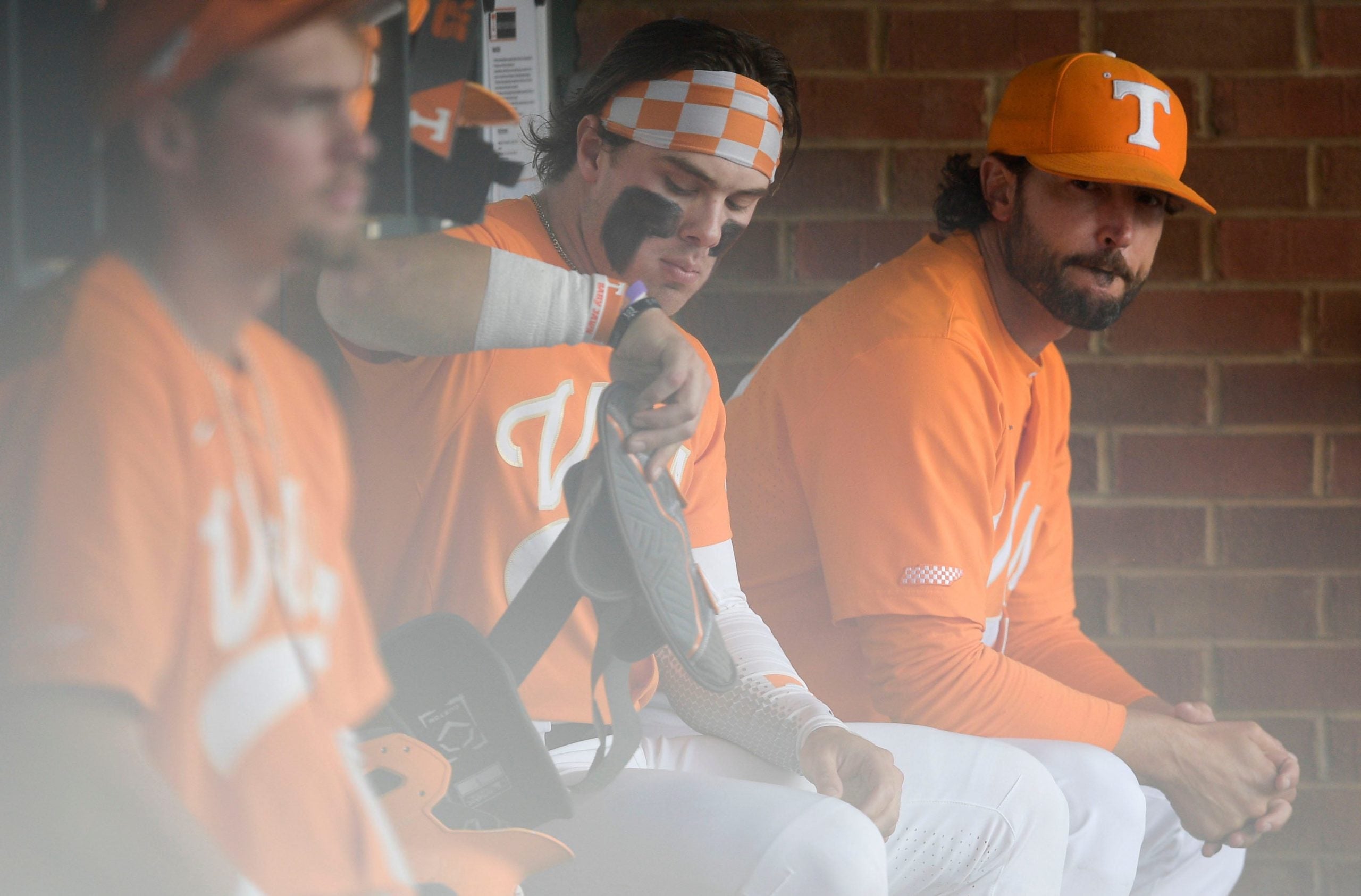 Tennessee Head Coach Tony Vitello watches from the dugout during a game at Lindsey Nelson Stadium in Knoxville, Tenn. on Friday, May 13, 2022. Kns Tennessee Georgia Baseball