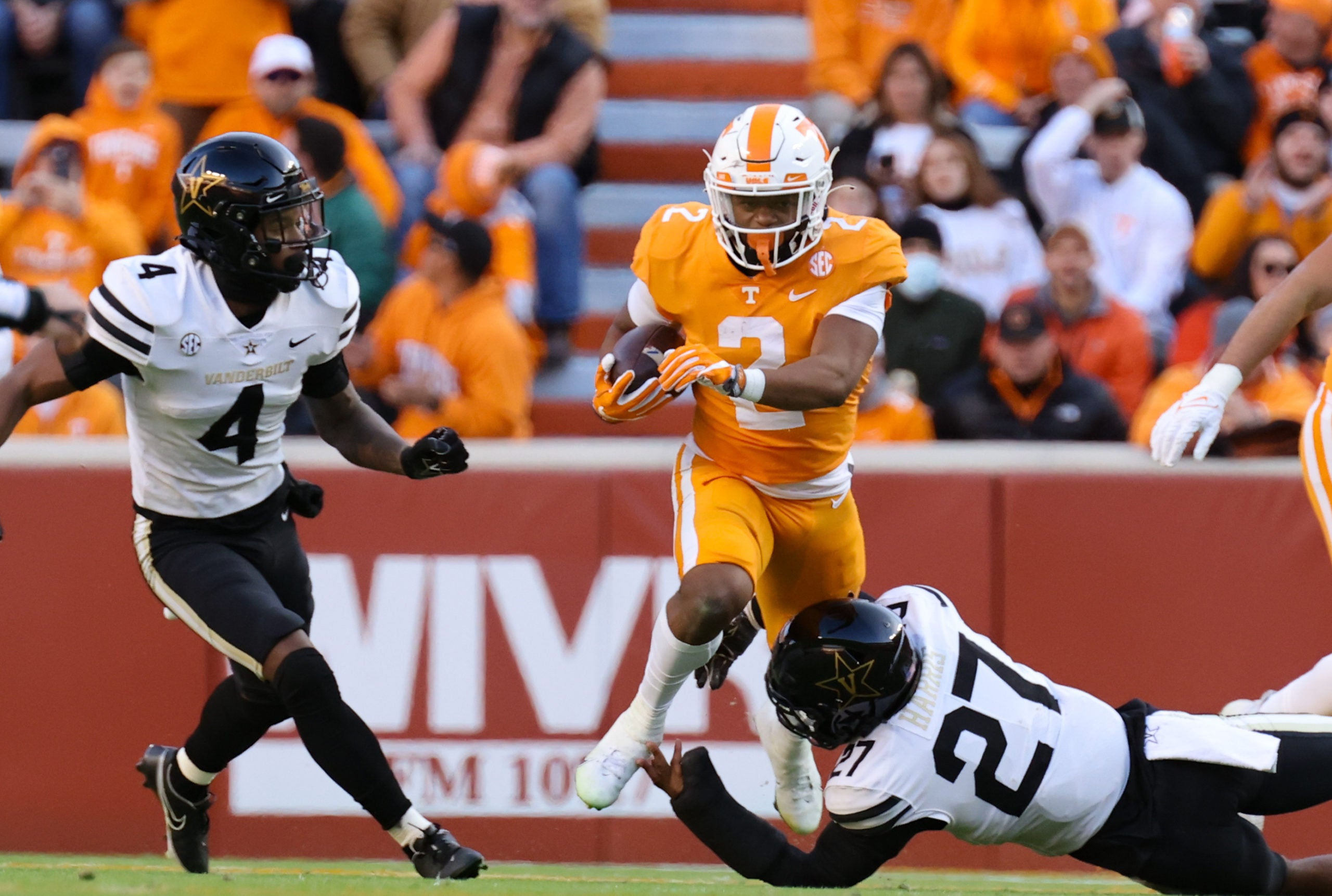 Nov 27, 2021; Knoxville, Tennessee, USA; Tennessee Volunteers running back Jabari Small (2) runs the ball against the Vanderbilt Commodores during the first half at Neyland Stadium. Mandatory Credit: Randy Sartin-USA TODAY Sports