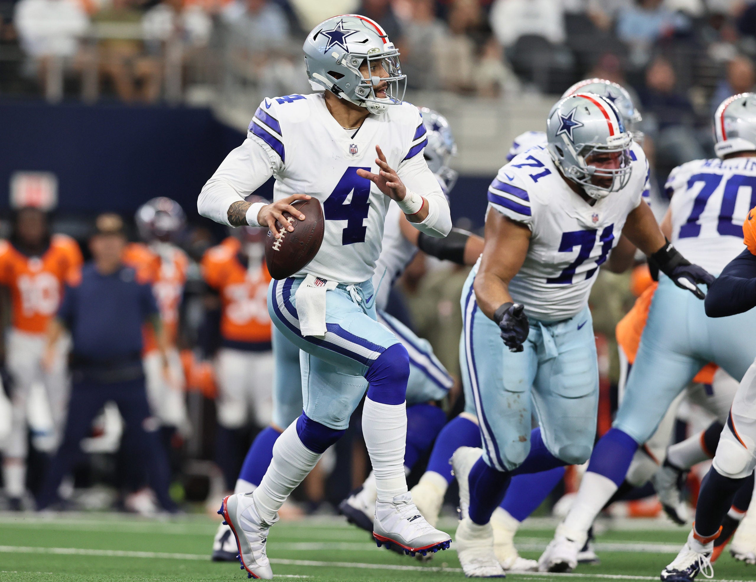 Dak Prescott struggles against the Broncos defense
