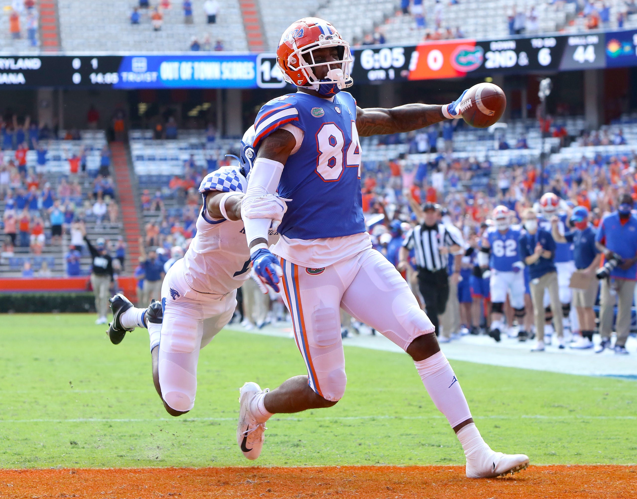 Nov 28, 2020; Gainesville, FL, USA; Florida Gators tight end Kyle Pitts (84) scores a touchdown during a football game against the Kentucky Wildcats at Ben Hill Griffin Stadium in Gainesville, Fla. Nov. 28, 2020.   Mandatory Credit: Brad McClenny-USA TODAY NETWORK