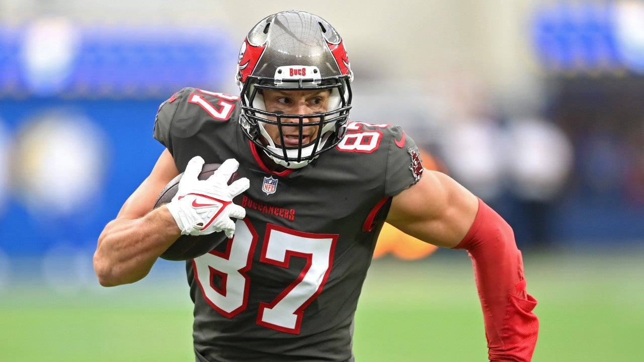 Rich results on Google's SERP when searching for 'Gronkowski'