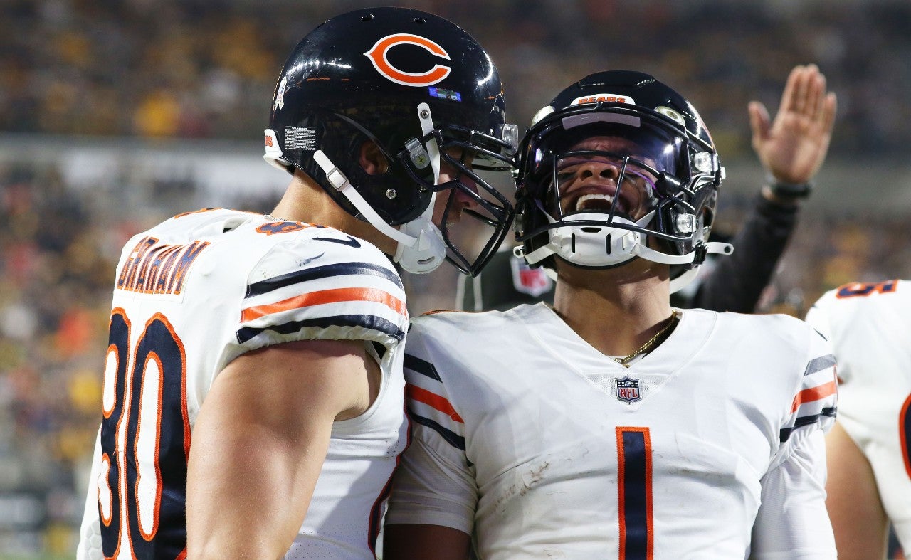 Nov 8, 2021; Pittsburgh, Pennsylvania, USA; Chicago Bears tight end Jimmy Graham (80) and quarterback Justin Fields (1) against the Pittsburgh Steelers during the third quarter at Heinz Field. Mandatory Credit: Charles LeClaire-USA TODAY Sports