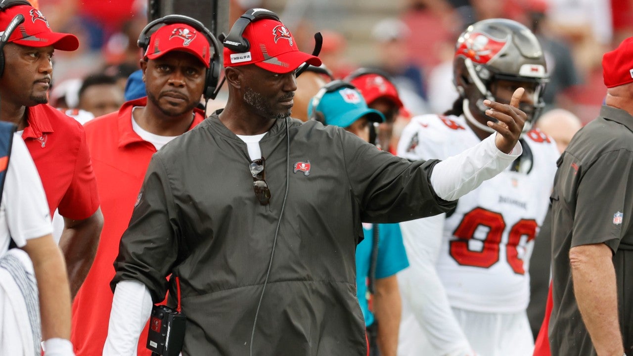 Rich results on Google's SERP when searching for 'Buccaneers sign Ryan'