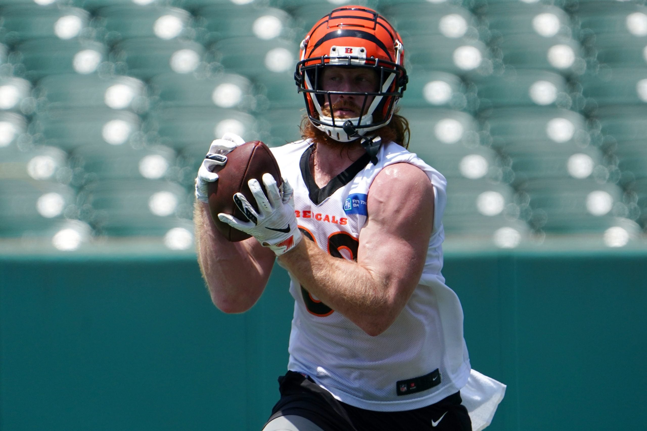 Cincinnati Bengals tight end Hayden Hurst (88) catches a pass during organized team activities practice, Tuesday, June 14, 2022, at Paul Brown Stadium in Cincinnati. Cincinnati Bengals Football Practice June 14 0049