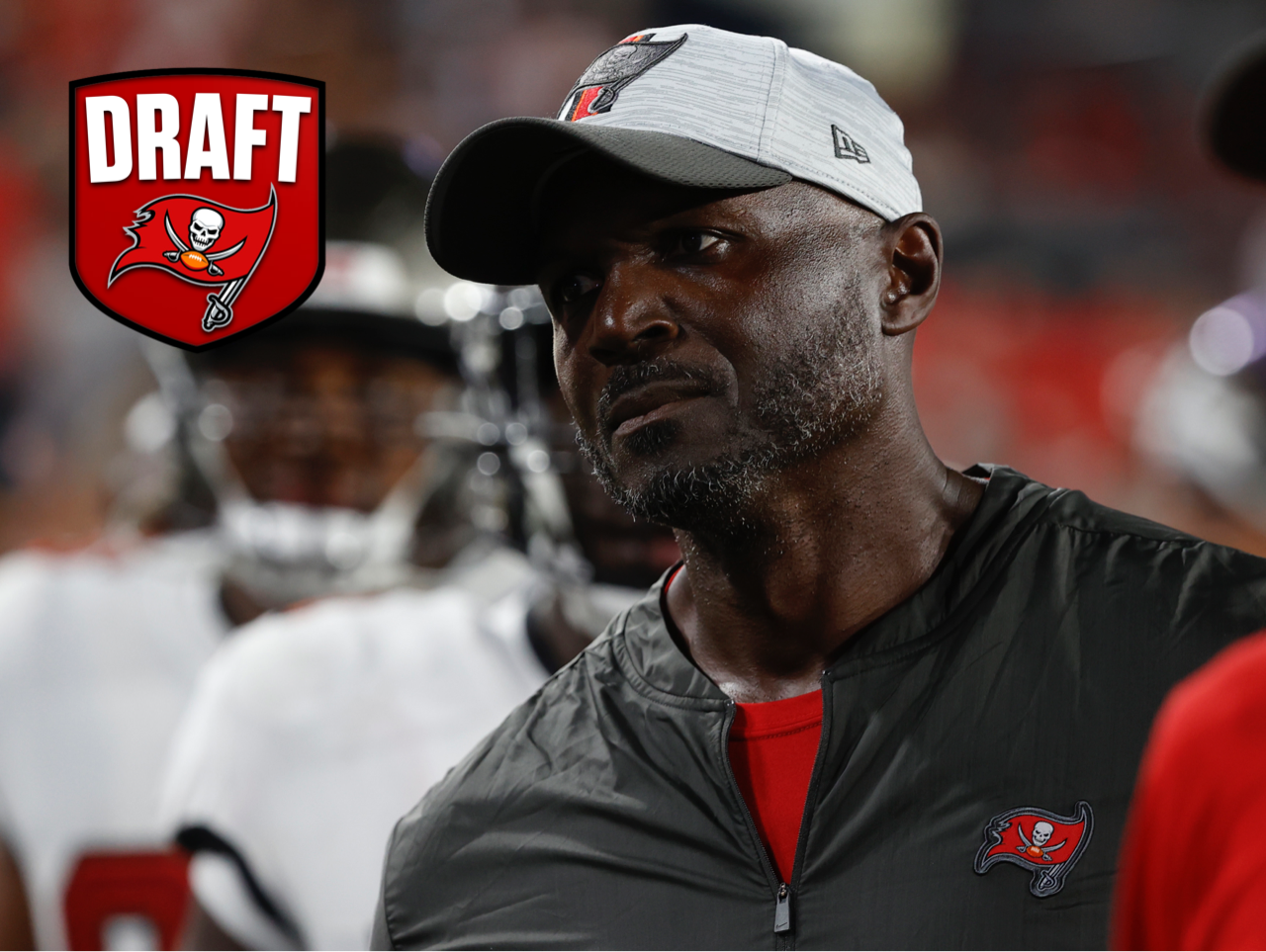 Buccaneers draft trade first round