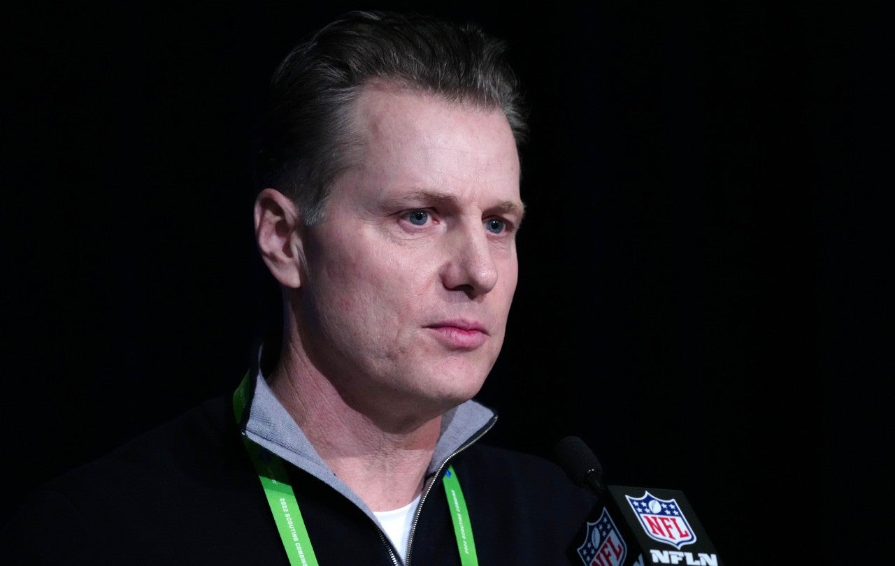 Matt Eberflus and the Bears could be a fit for Pro Bowl. tackle Eric Fisher. Photo credit: Kirby Lee-USA TODAY Sports