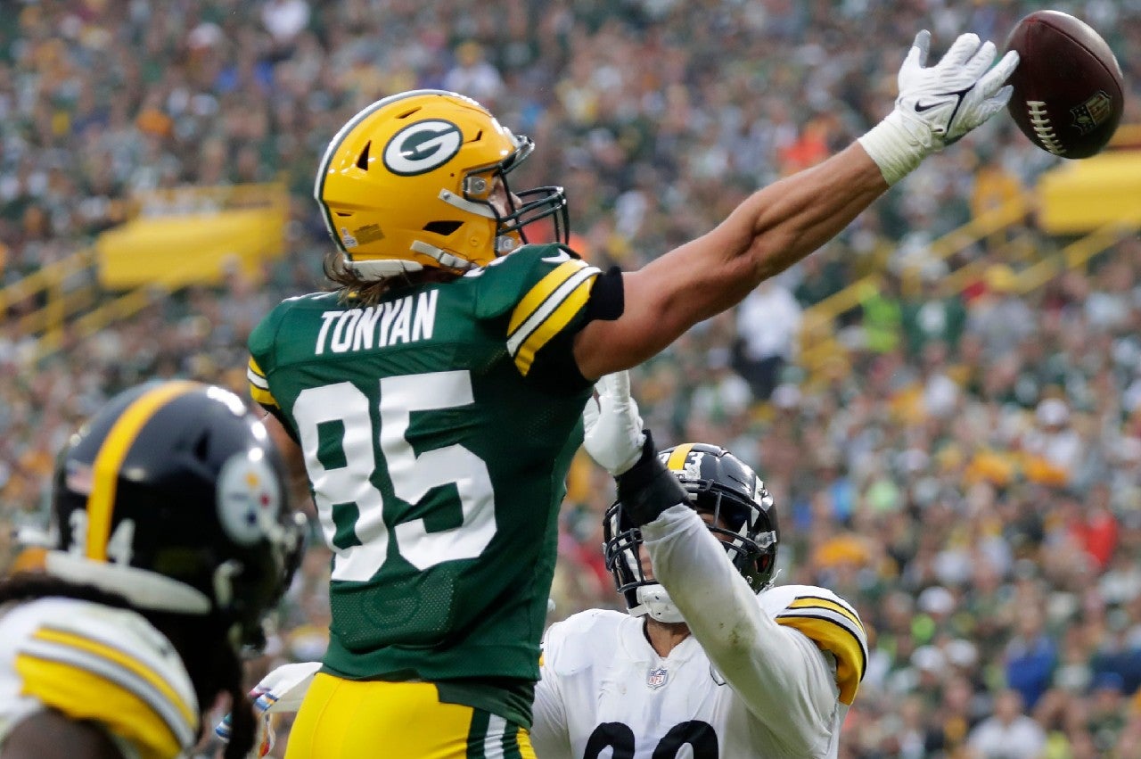 Rich results on Google's SERP when searching for 'packers tonyan'