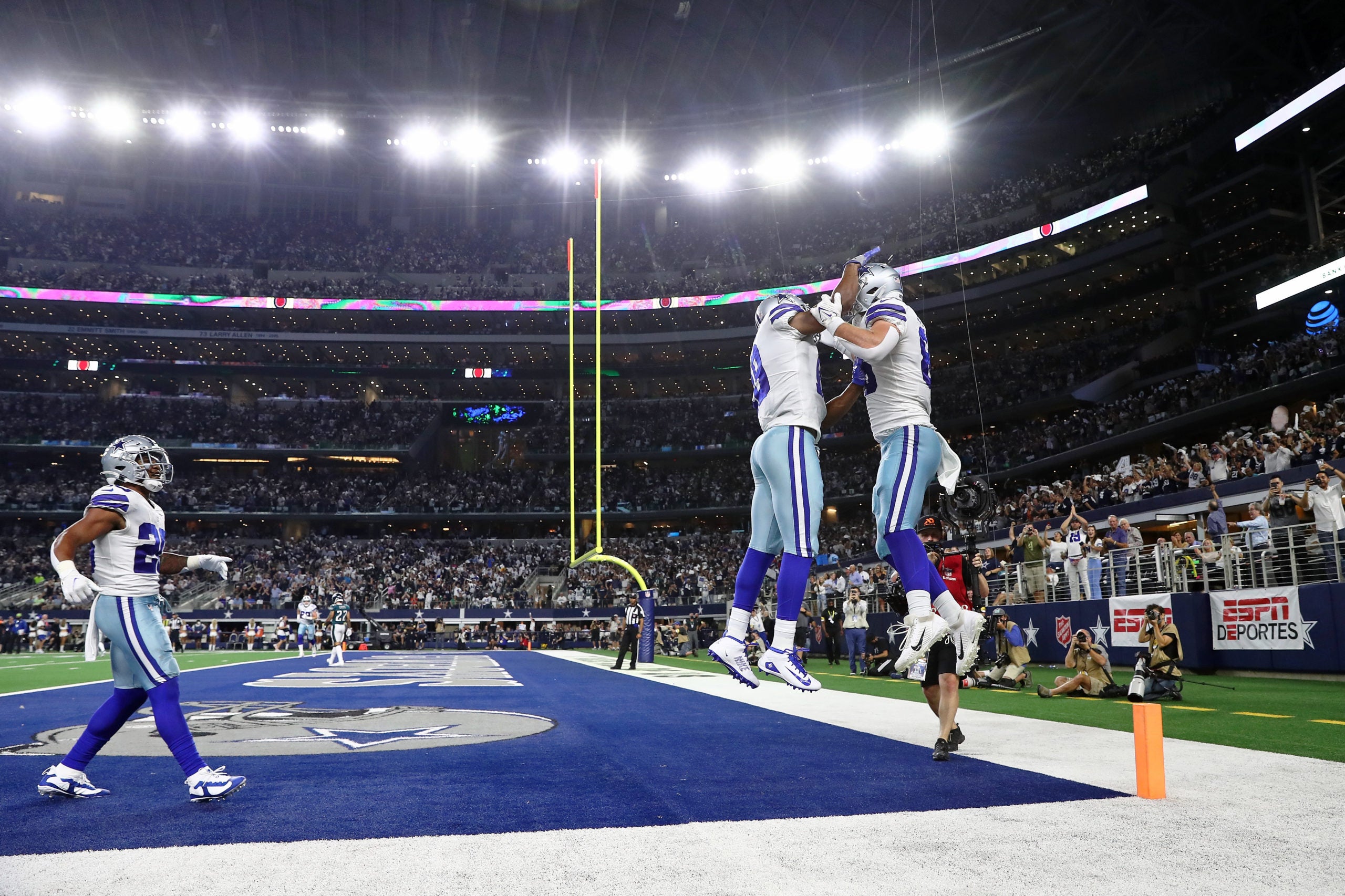 Sep 27, 2021; Arlington, Texas, USA; Dallas Cowboys tight end Dalton Schultz (86) celebrates with wide receiver Amari Cooper (19) after making a touchdown catch against the Philadelphia Eagles at AT&T Stadium. Mandatory Credit: Kevin Jairaj-USA TODAY Sports