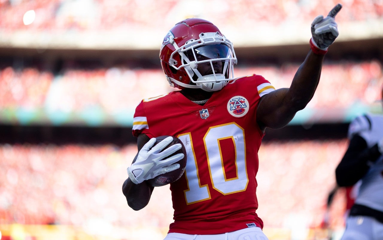 Rich results on Google's SERP when searching for 'Chiefs trade hill'