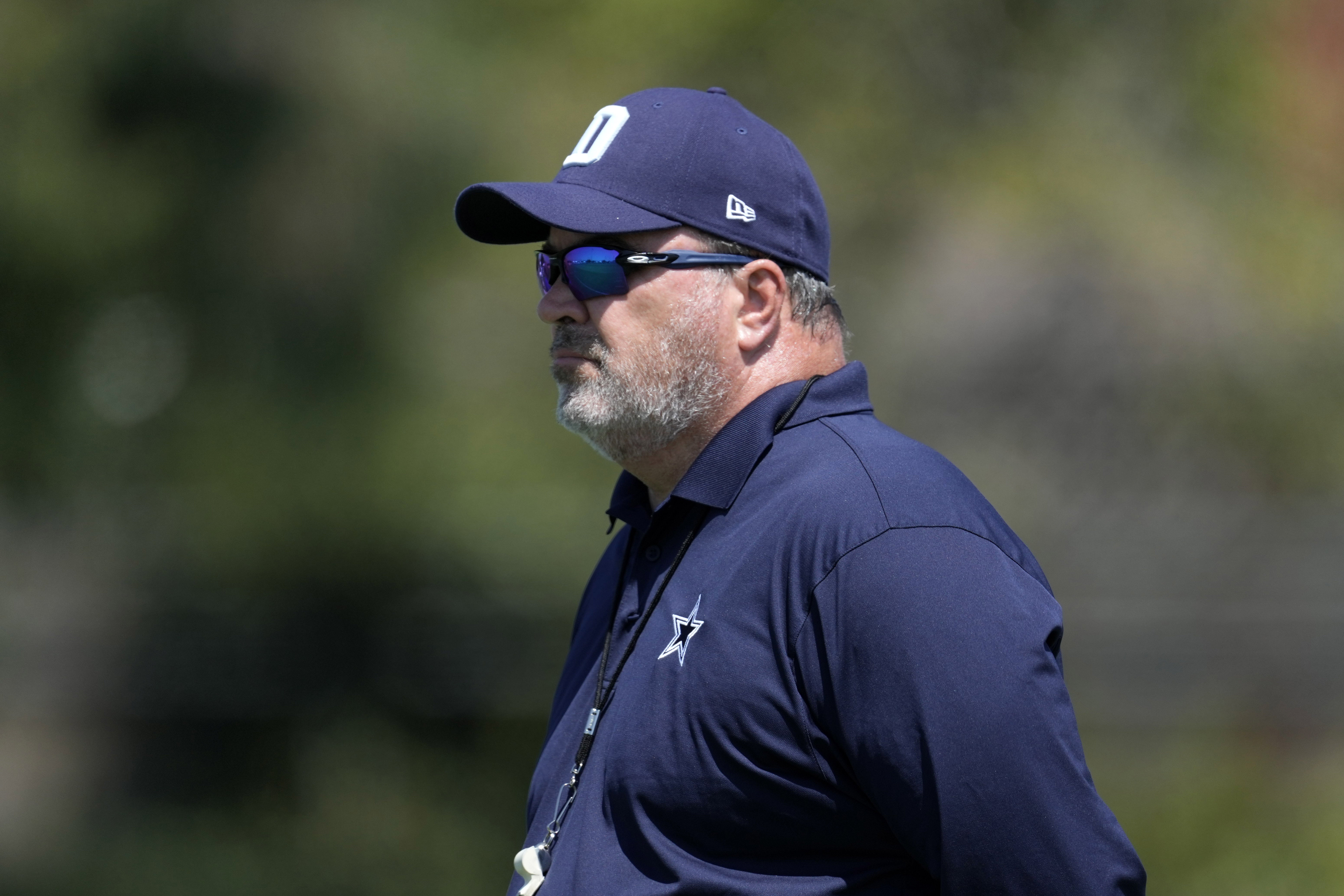 Aug 18, 2022; Costa Mesa, CA, USA; Dallas Cowboys coach Mike McCarthy during joint practice against the Los Angeles Chargers at Jack Hammett Sports Complex. Mandatory Credit: Kirby Lee-USA TODAY Sports