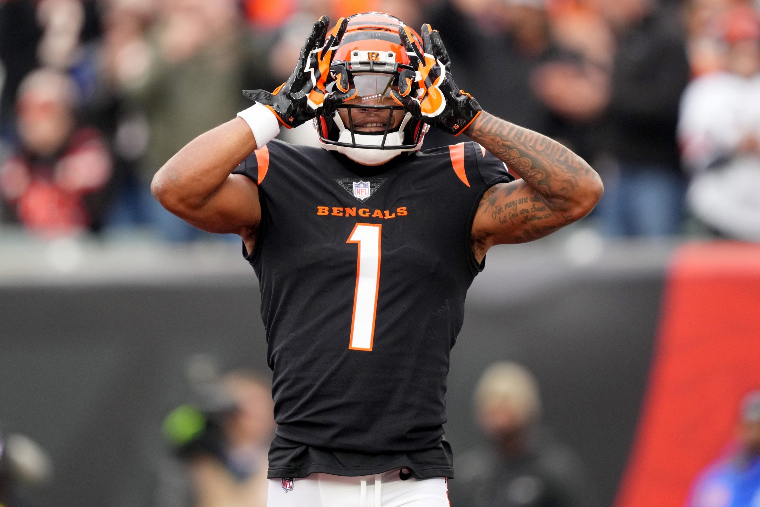 Cincinnati Bengals wide receiver Ja'Marr Chase (1) celebrates a touchdown catch in the second quarter during a Week 14 NFL game against the Cleveland Browns, Sunday, Dec. 11, 2022, at Paycor Stadium in Cincinnati. Nfl Cleveland Browns At Cincinnati Bengals Dec 11 0227