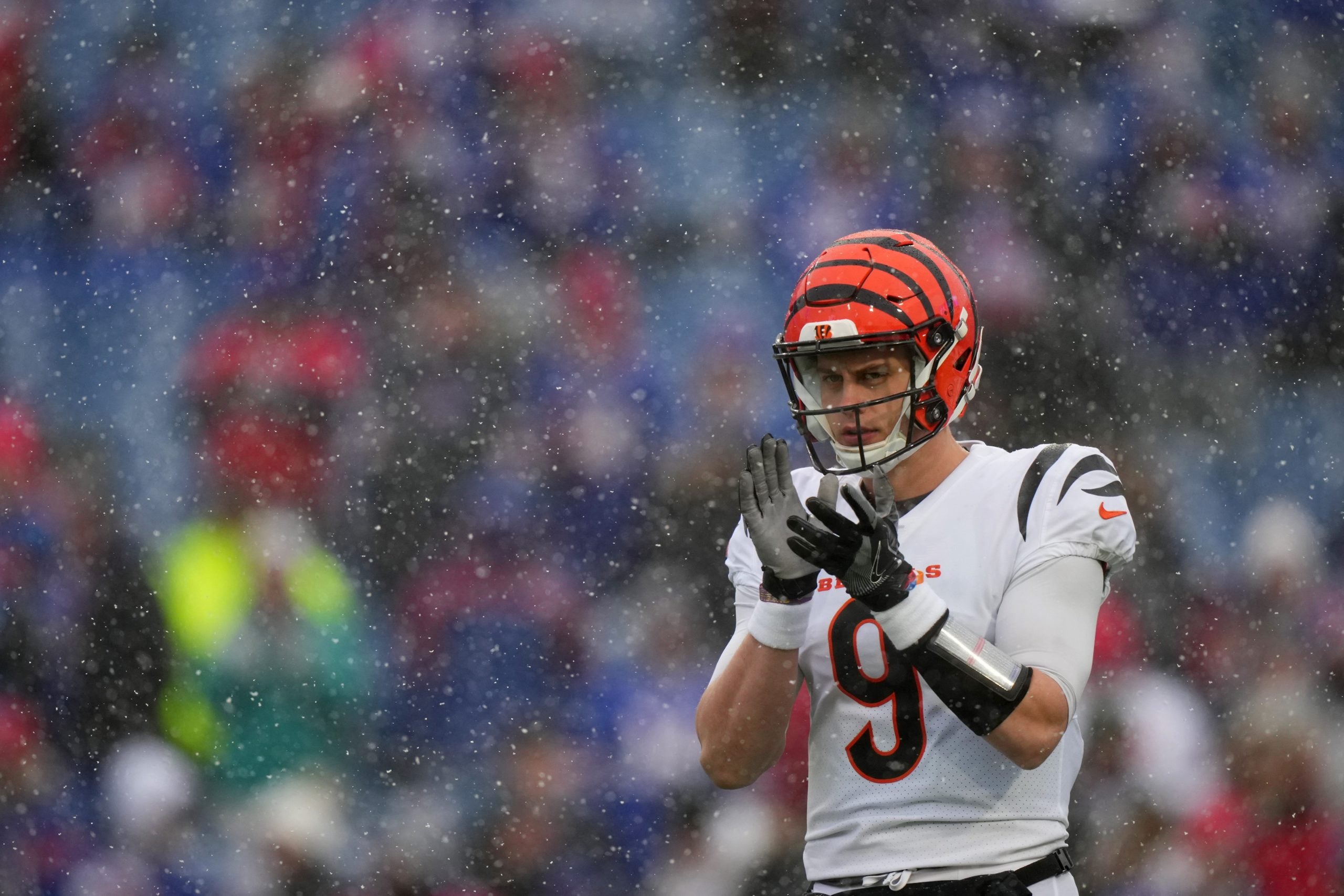 Cincinnati Bengals quarterback Joe Burrow (9) warm ups before an NFL divisional playoff football game between the Cincinnati Bengals and the Buffalo Bills, Sunday, Jan. 22, 2023, at Highmark Stadium in Orchard Park, N.Y. Cincinnati Bengals At Buffalo Bills Afc Divisional Jan 22 0040 Syndication The Enquirer