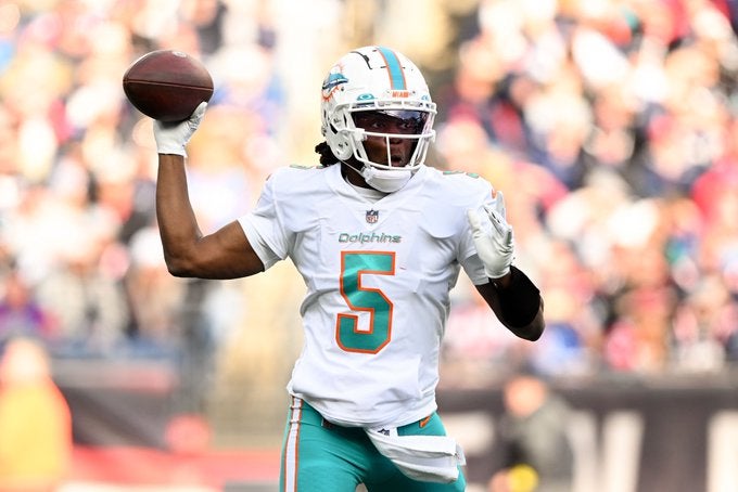 Miami Dolphins playoff scenarios path buffalo bills new york jets new england patriots injured broken finger Tua Tagovailoa Skylar Thompson start Week 18 nfl football stats news