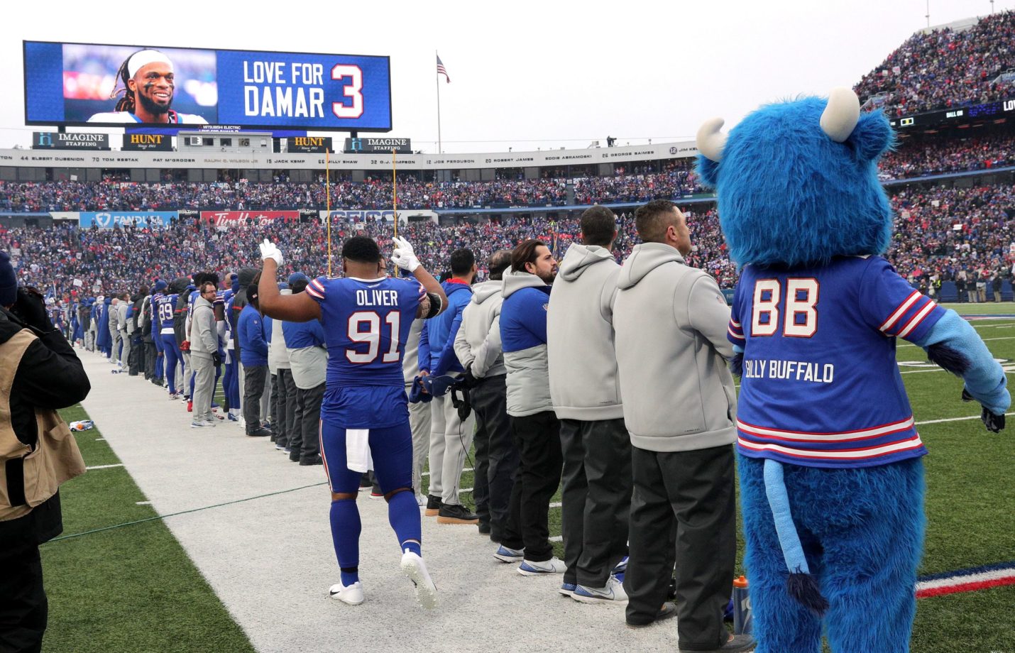 The Buffalo Bills thank fans for their support of player Damar Hamlin, who went into cardiac arrest during last week's game against the Bengals. Ag3i6648