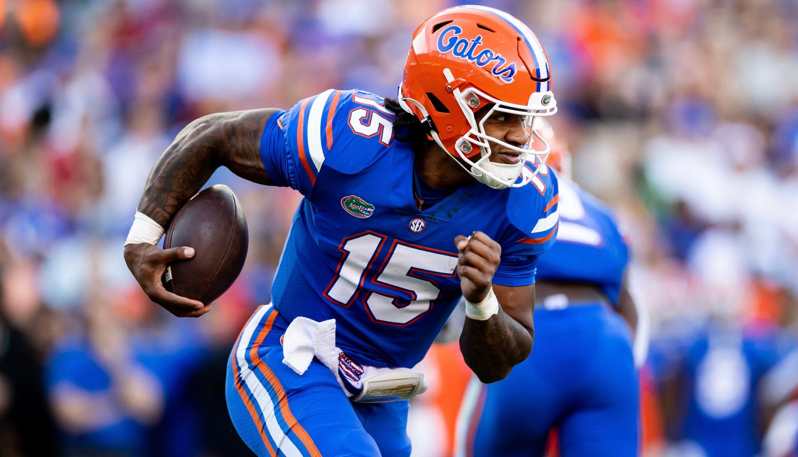 Florida Gators quarterback Anthony Richardson (15) runs with the ball during the first half against the South Carolina Gamecocks at Steve Spurrier Field at Ben Hill Griffin Stadium in Gainesville, FL on Saturday, November 12, 2022. [Matt Pendleton/Gainesville Sun] Ncaa Football Florida Gators Vs South Carolina Gamecocks