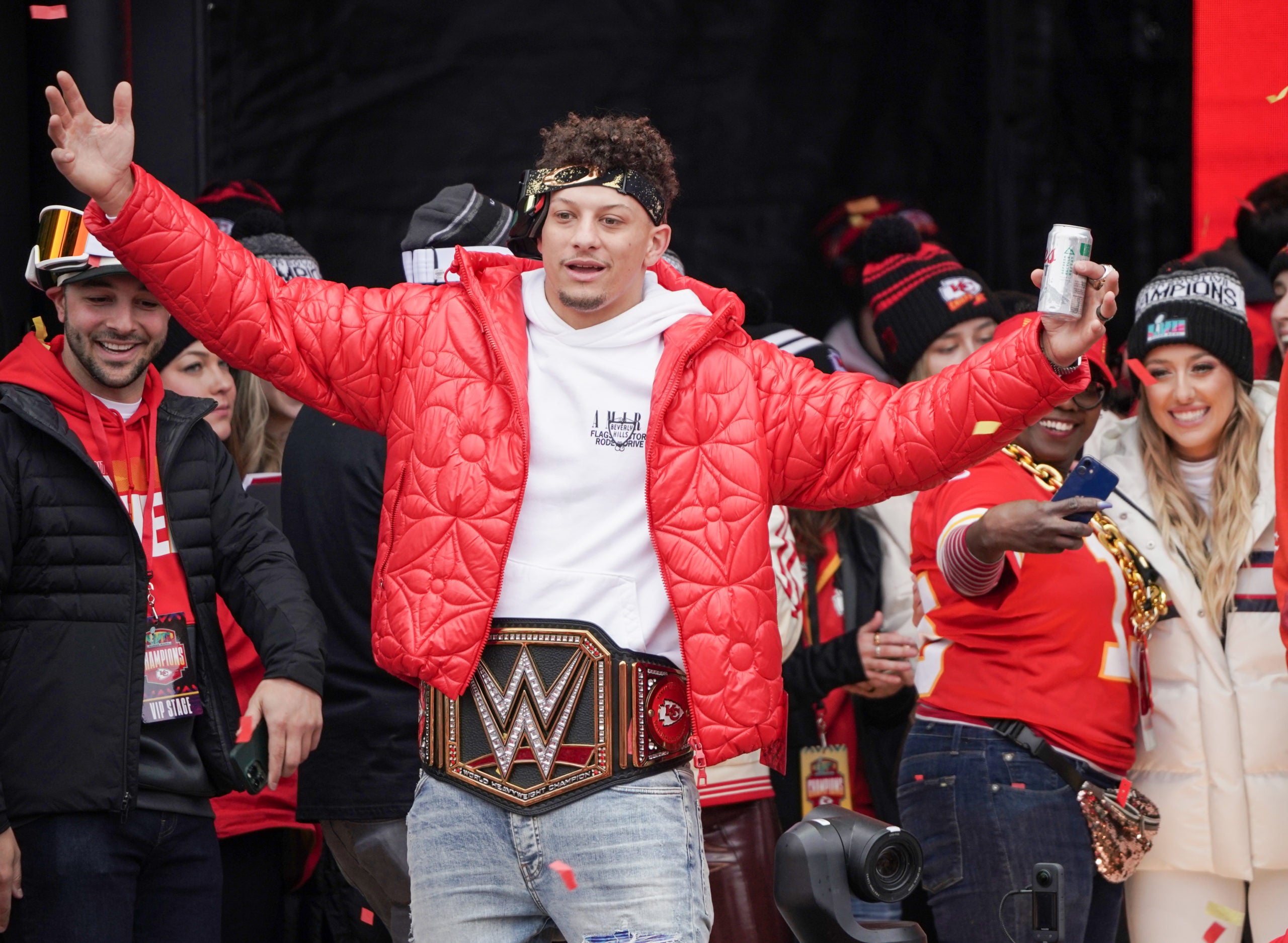 Chiefs QB Patrick Mahomes (15) celebrates toward the fans during the Super Bowl parade.