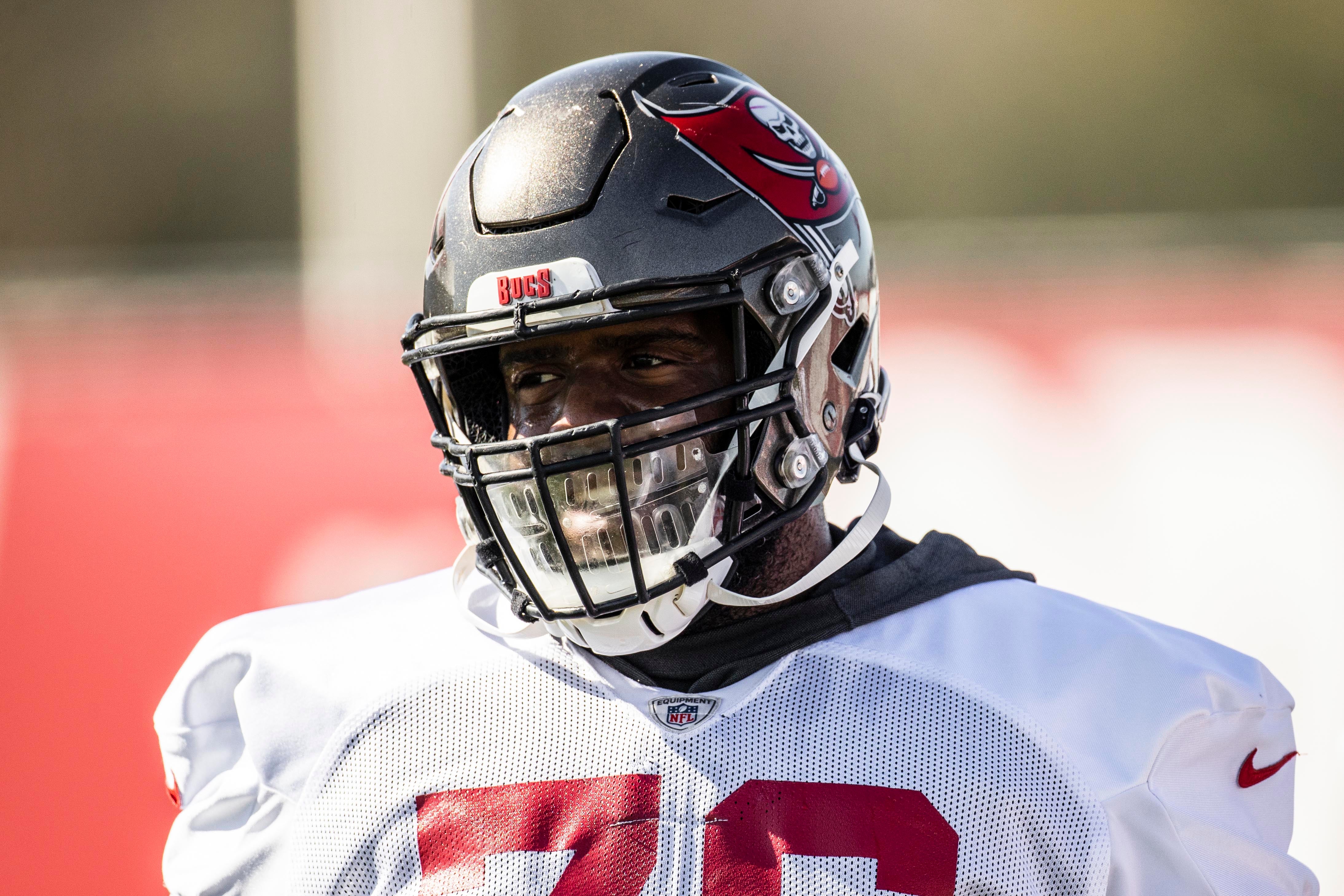 Buccaneers, Donovan Smith, release
