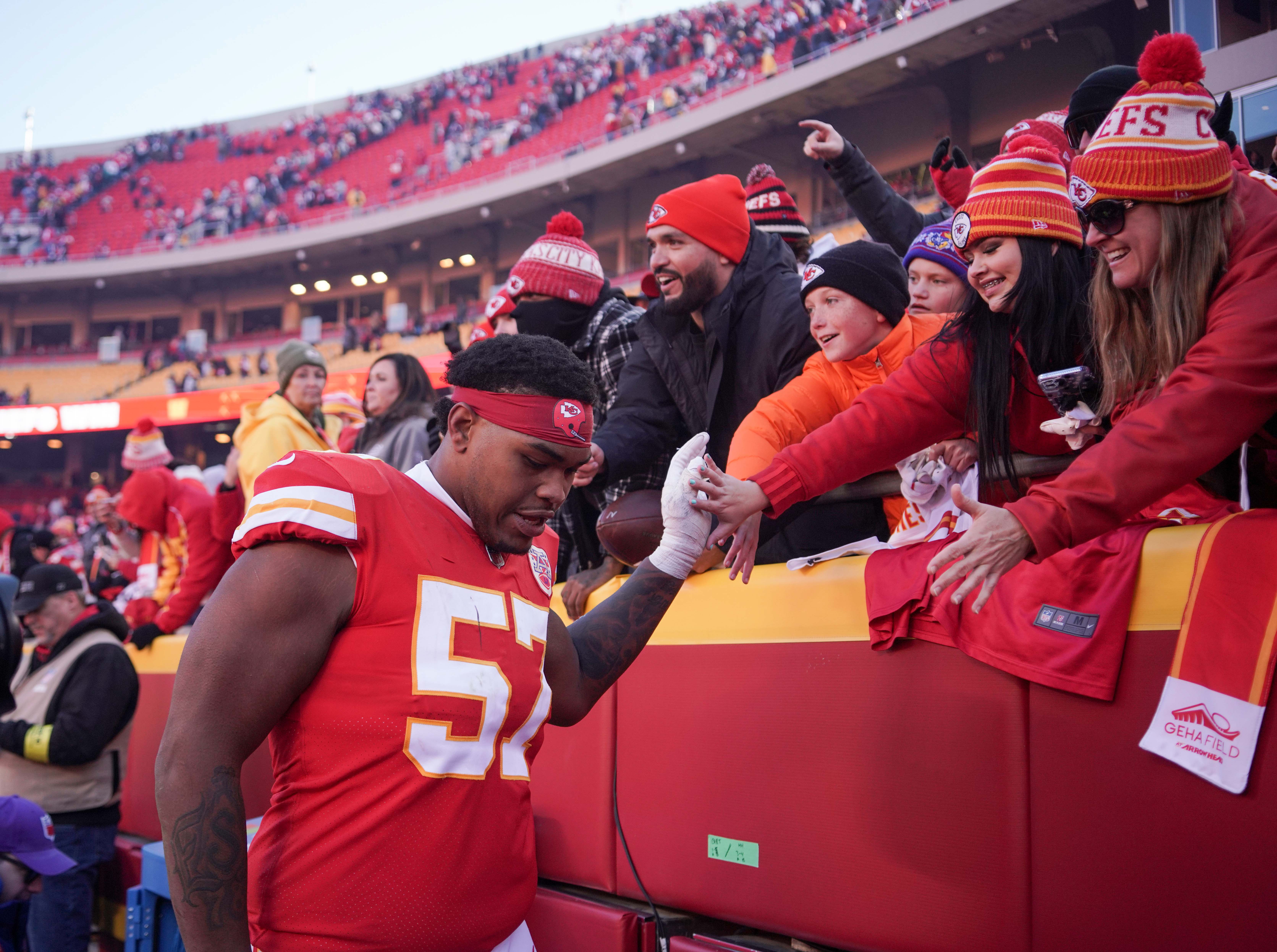 Chiefs, Brown Jr., free agency, franchise, tag
