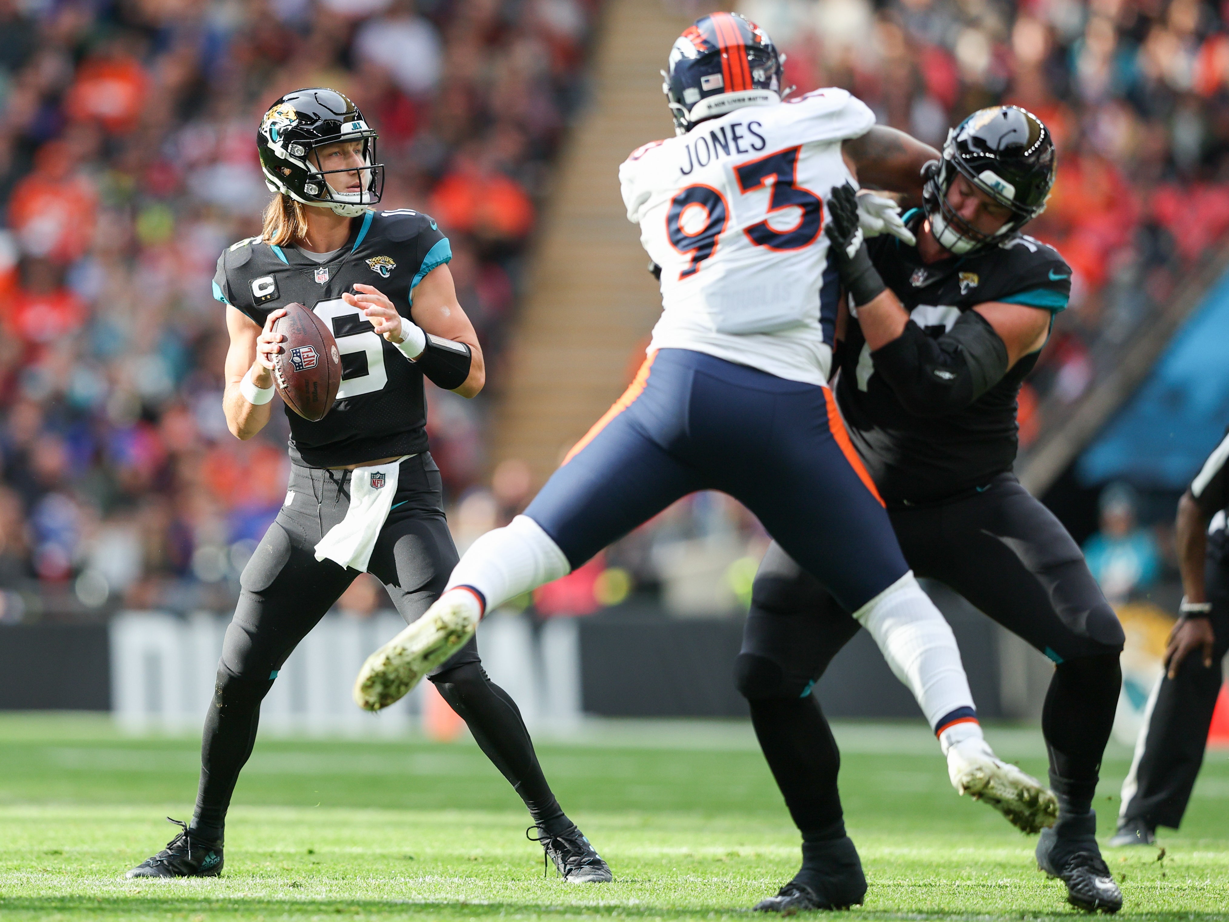 Denver Broncos Defensive Lineman Dre'Mont Jones