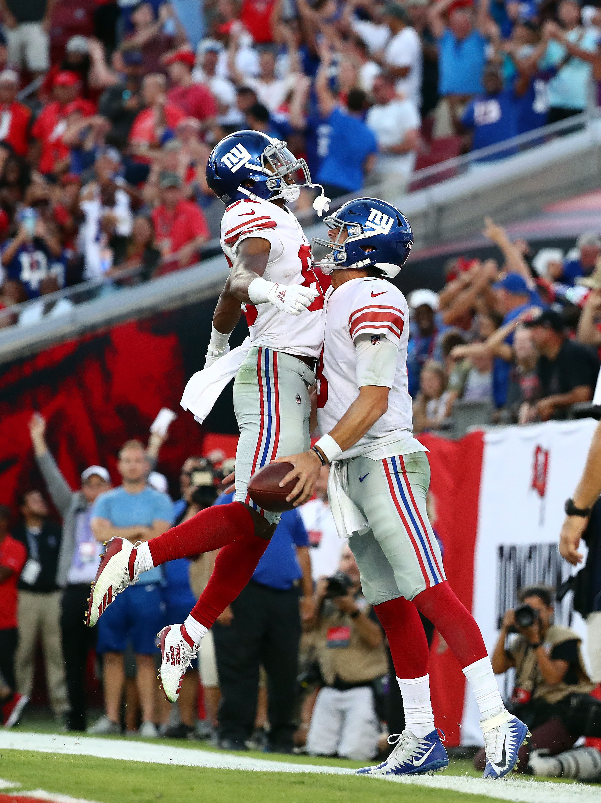 Giants nfl darius slayton daniel jones news