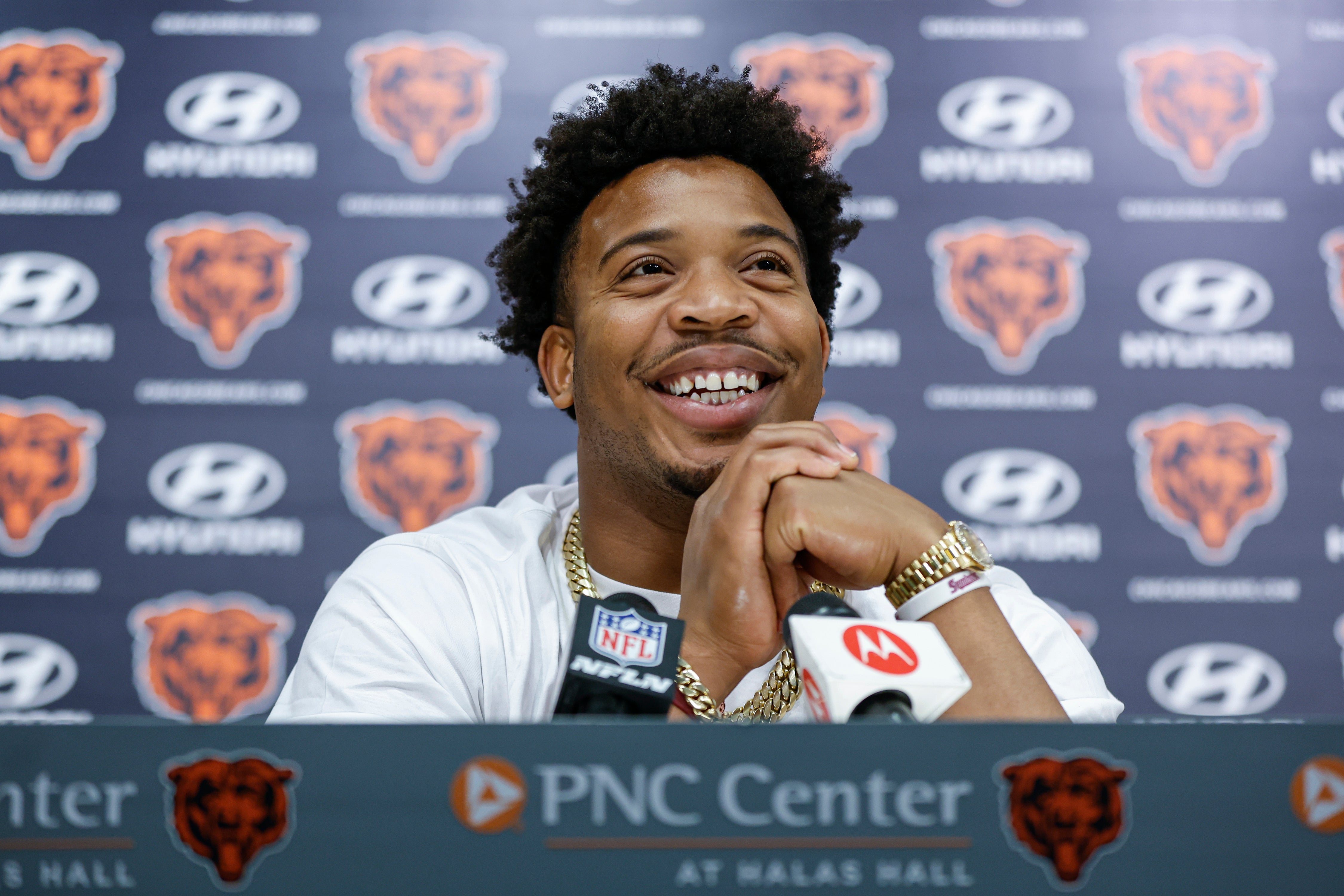 Chicago Bears DeMarcus Walker free agent Justin Fields sign NFL football stats news