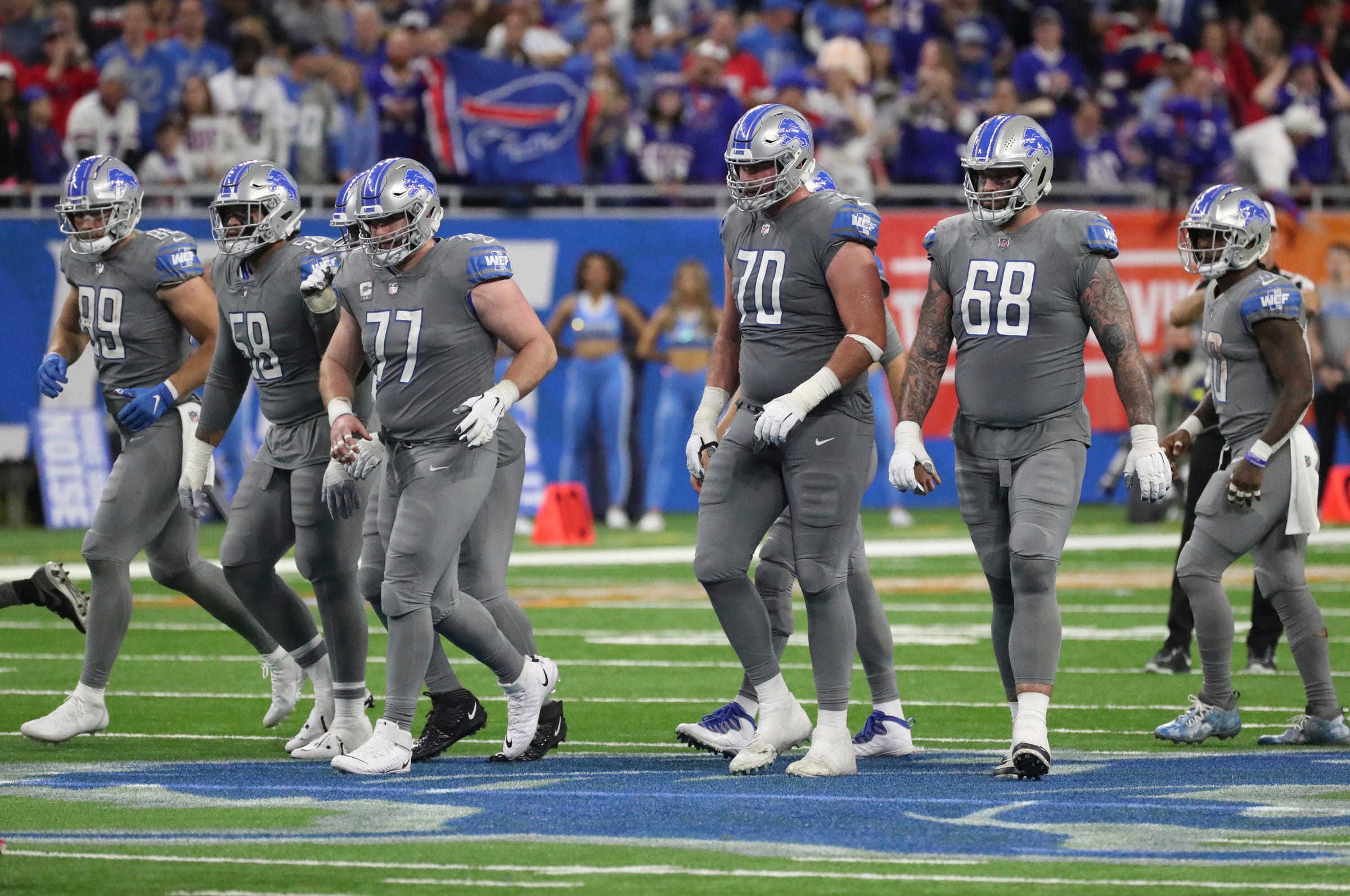 The Lions offense lines up against the Bills during the second half of the Lions' 28-25 loss on Thursday, Nov. 24, 2022, at Ford Field. Lions 112422 Kd 7434
