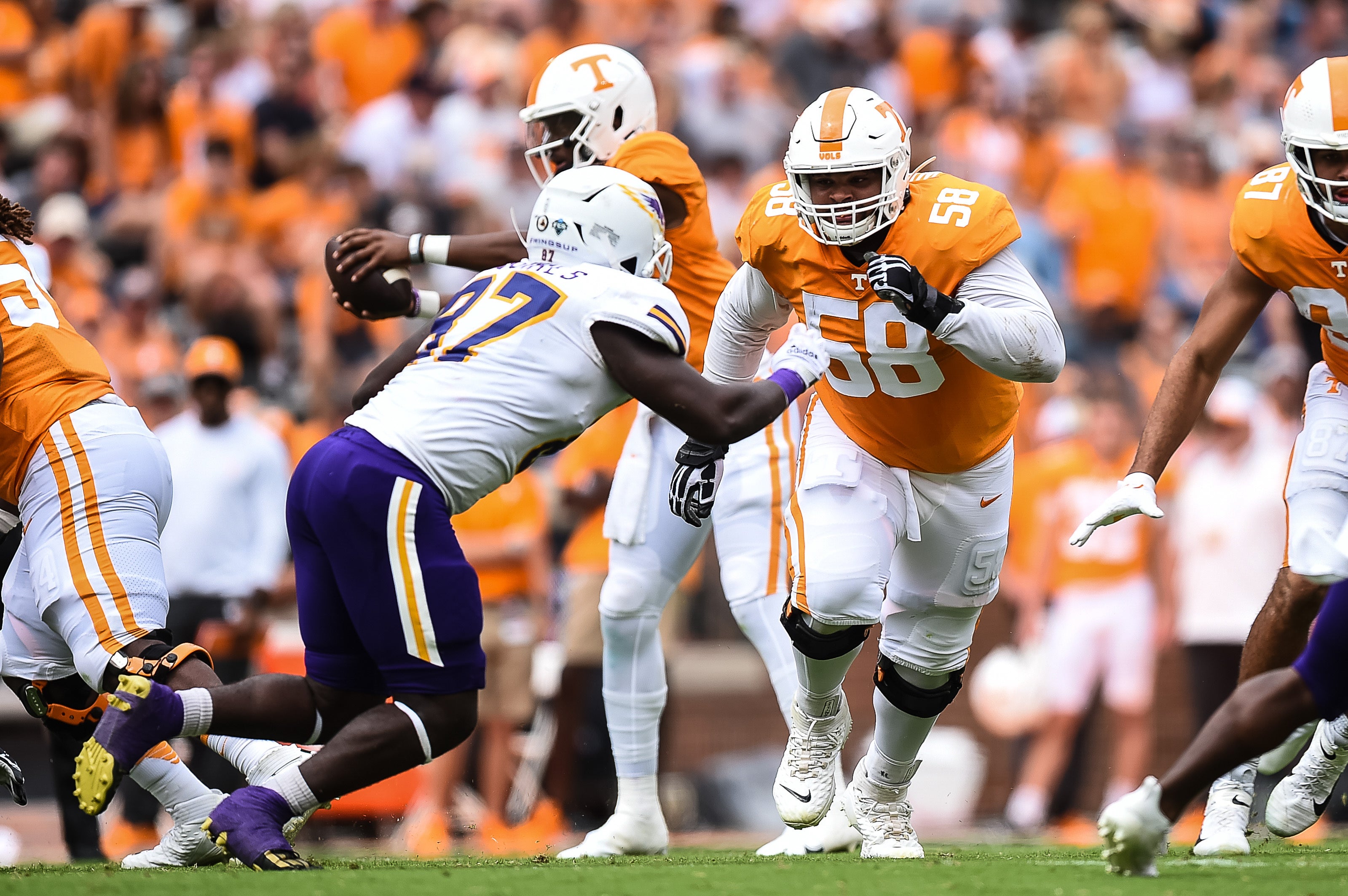 Chicago Bears OT Darnell Wright 2023 NFL Draft first round trade NFL football stats news