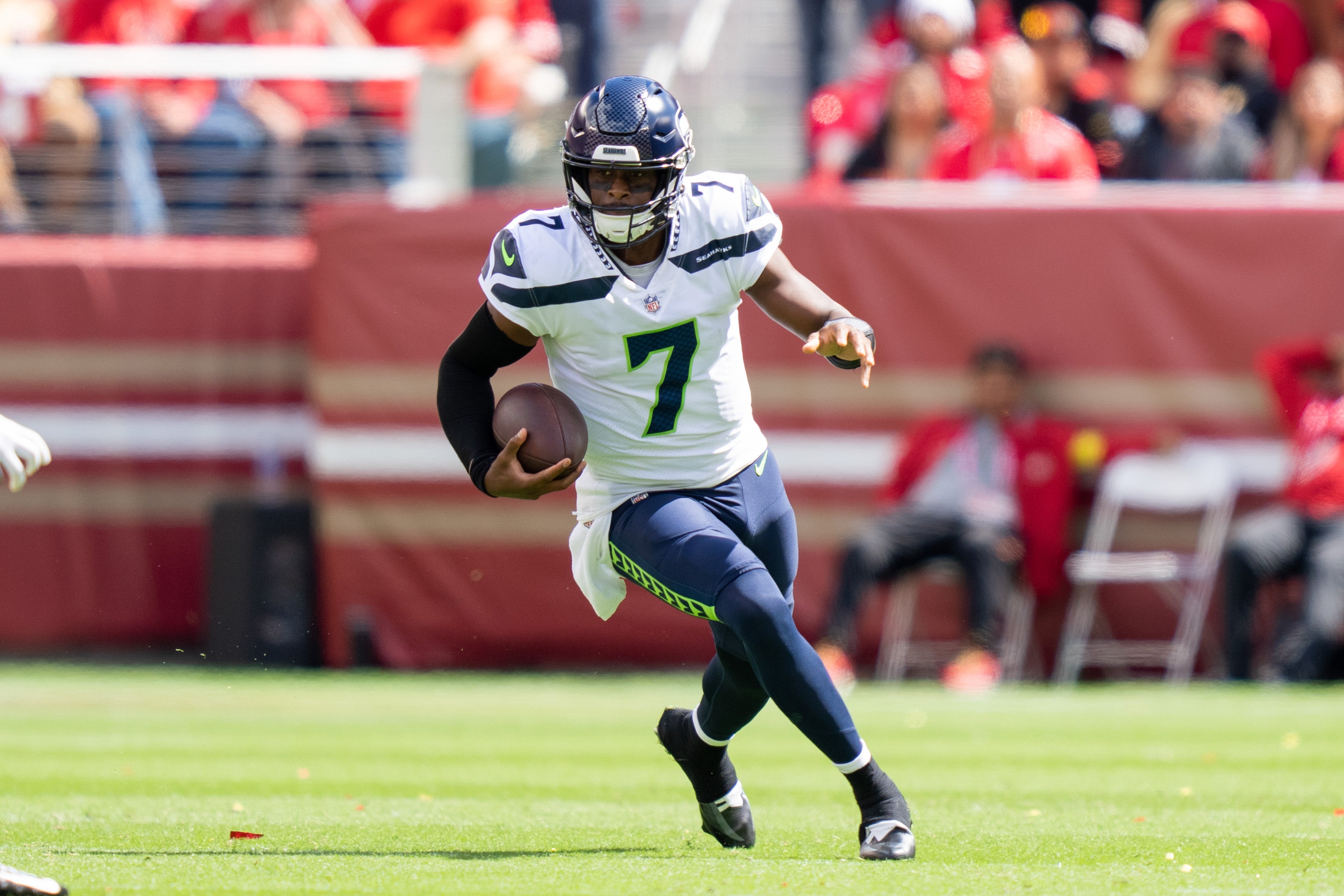 September 18, 2022; Santa Clara, California, USA; Seattle Seahawks quarterback Geno Smith (7) during the second quarter against the San Francisco 49ers at Levi's Stadium.