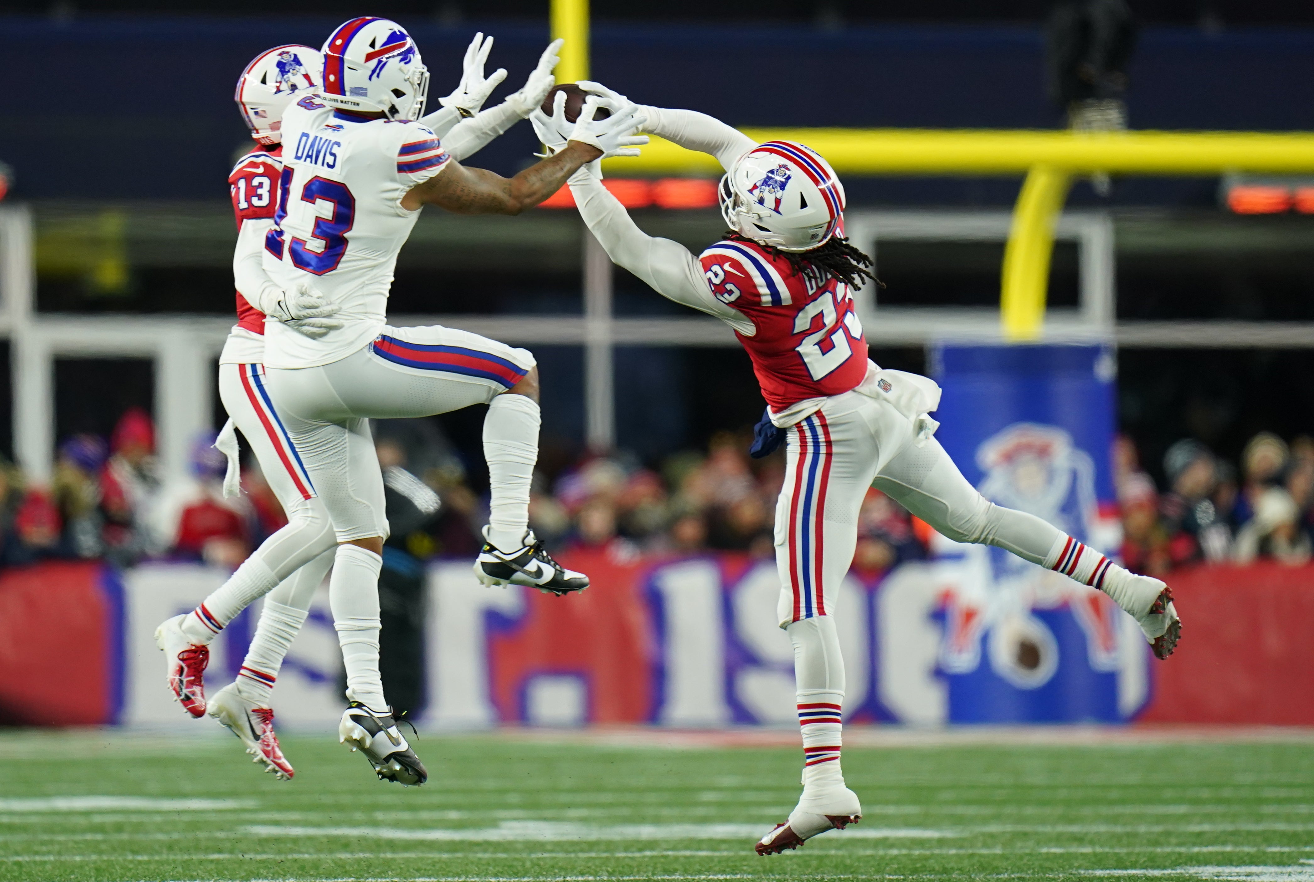 Kyle Dugger contests a Josh Allen pass intended for Gabe Davis.