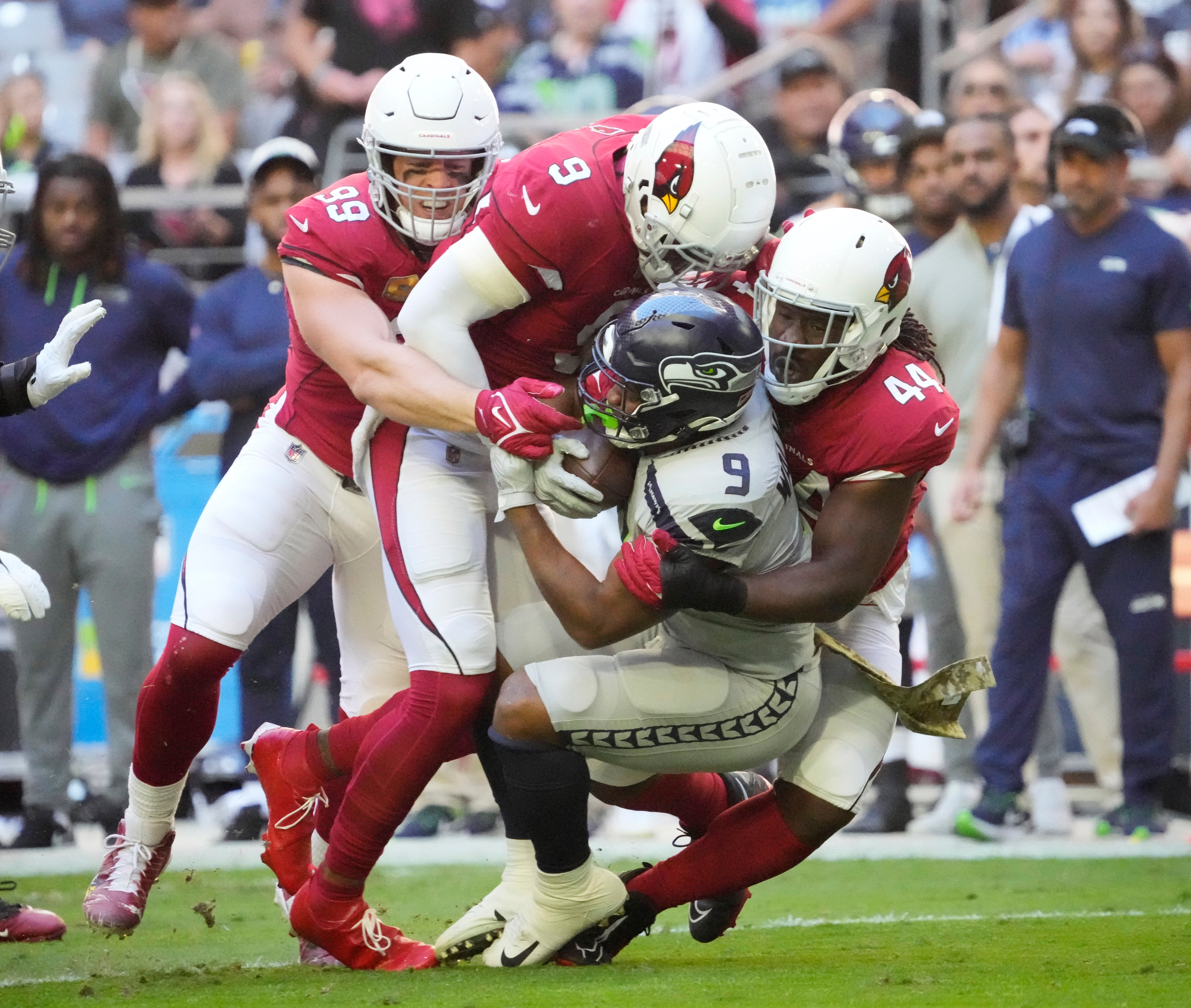 Steelers sign veteran pass rusher Markus Golden