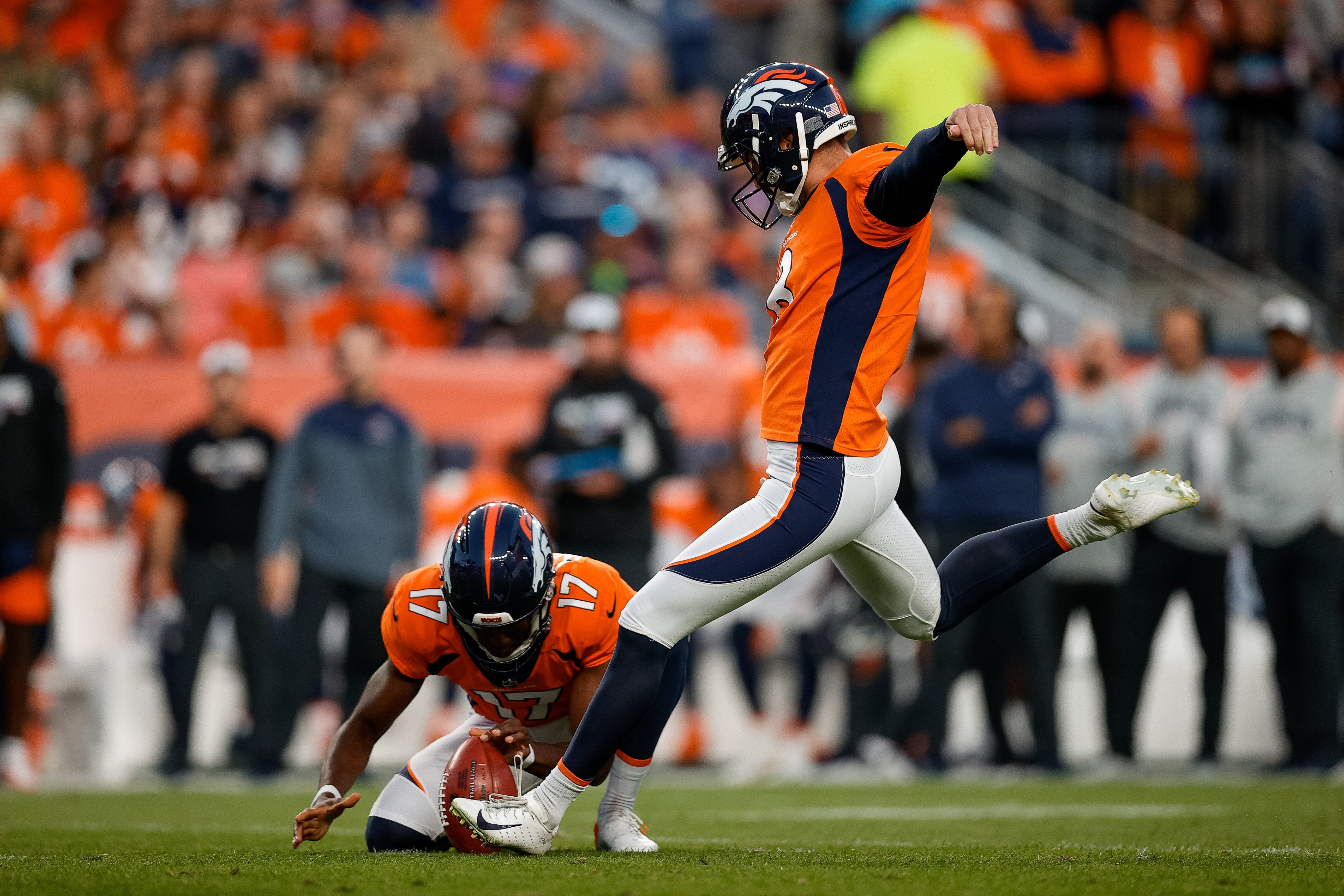 Broncos kicker Brandon McManus kicking