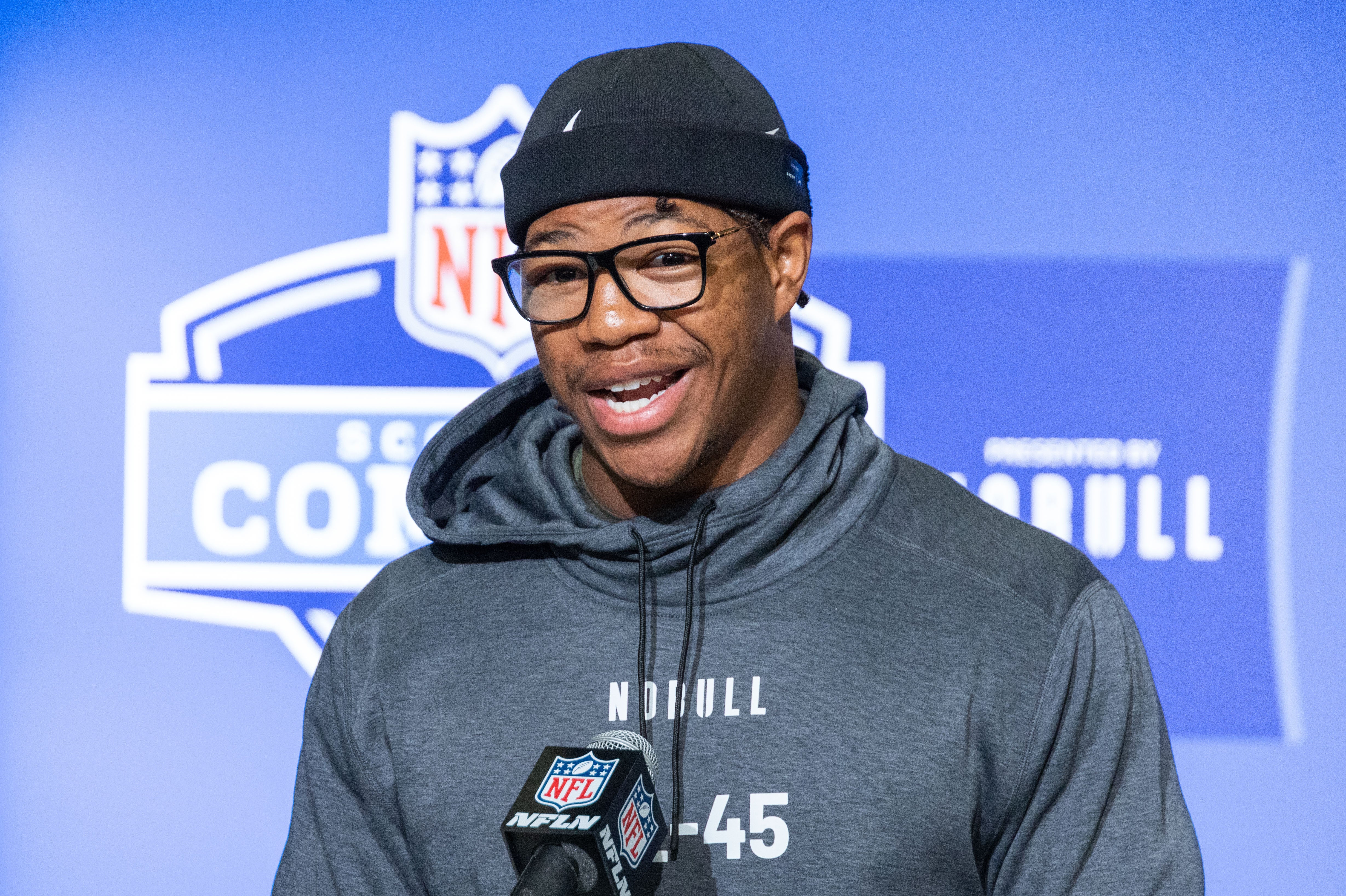 Philadelphia Eagles Nolan Smith Georgia Bulldogs defense NFL draft first round injury phone call Howie Roseman football stats news