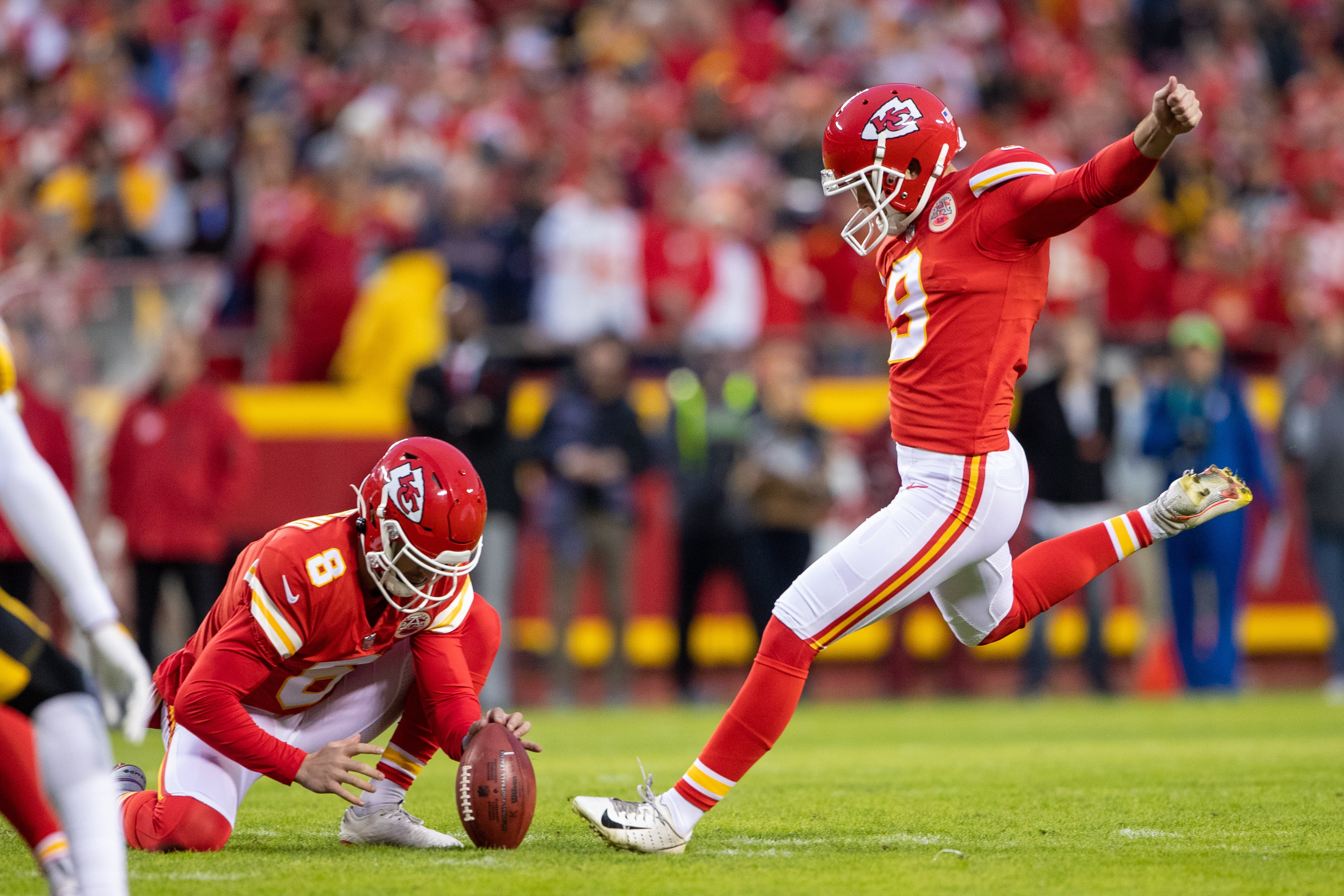 Broncos K Elliott Fry