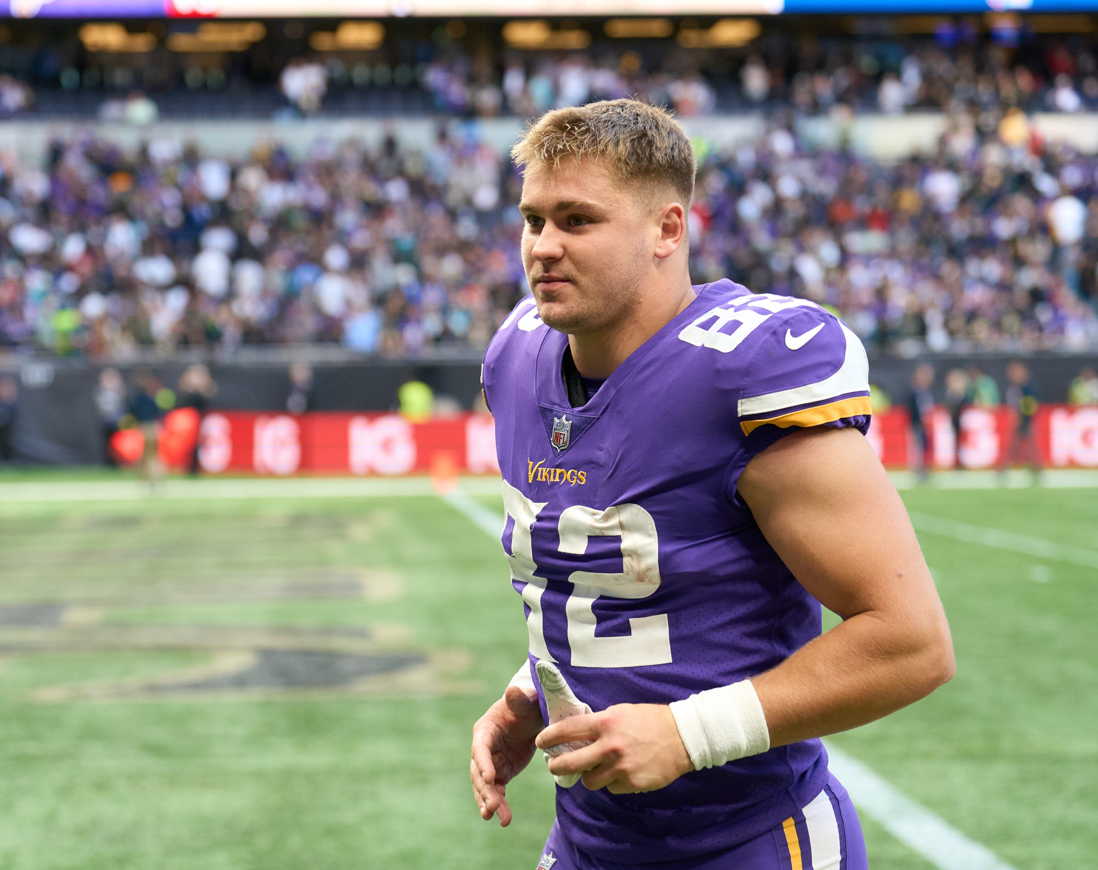 Minnesota Vikings TE tight end Ben Ellefson retires retire NFL football stats news