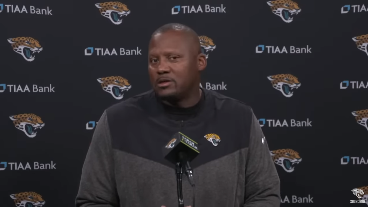 Jaguars defensive coordinator Mike Caldwell