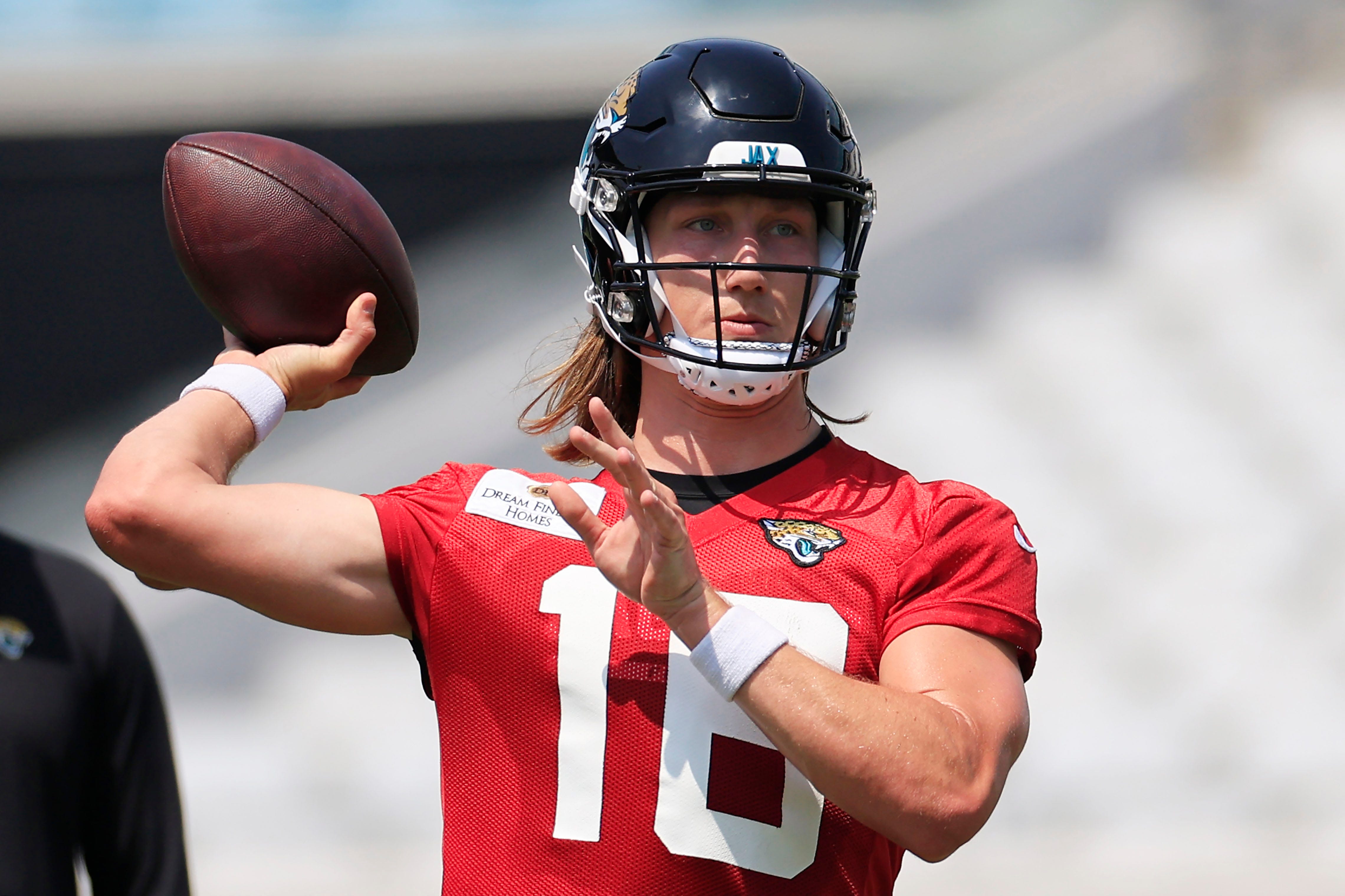 Jacksonville Jaguars QB Trevor Lawrence in practice during the 2023 NFL offseason.