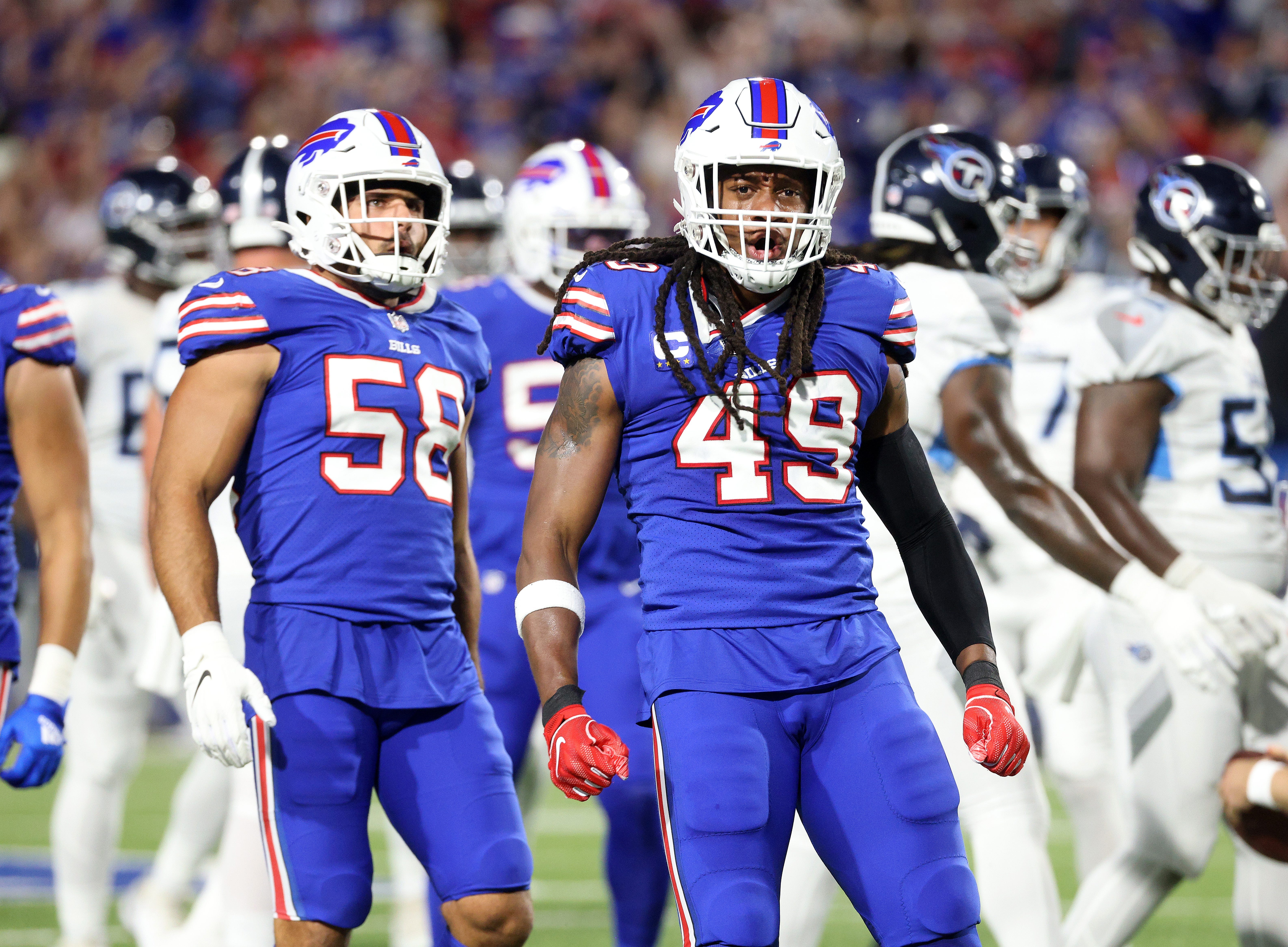 Chicago Bears LB Tremaine Edmunds and Buffalo Bills LB Matt Milano
