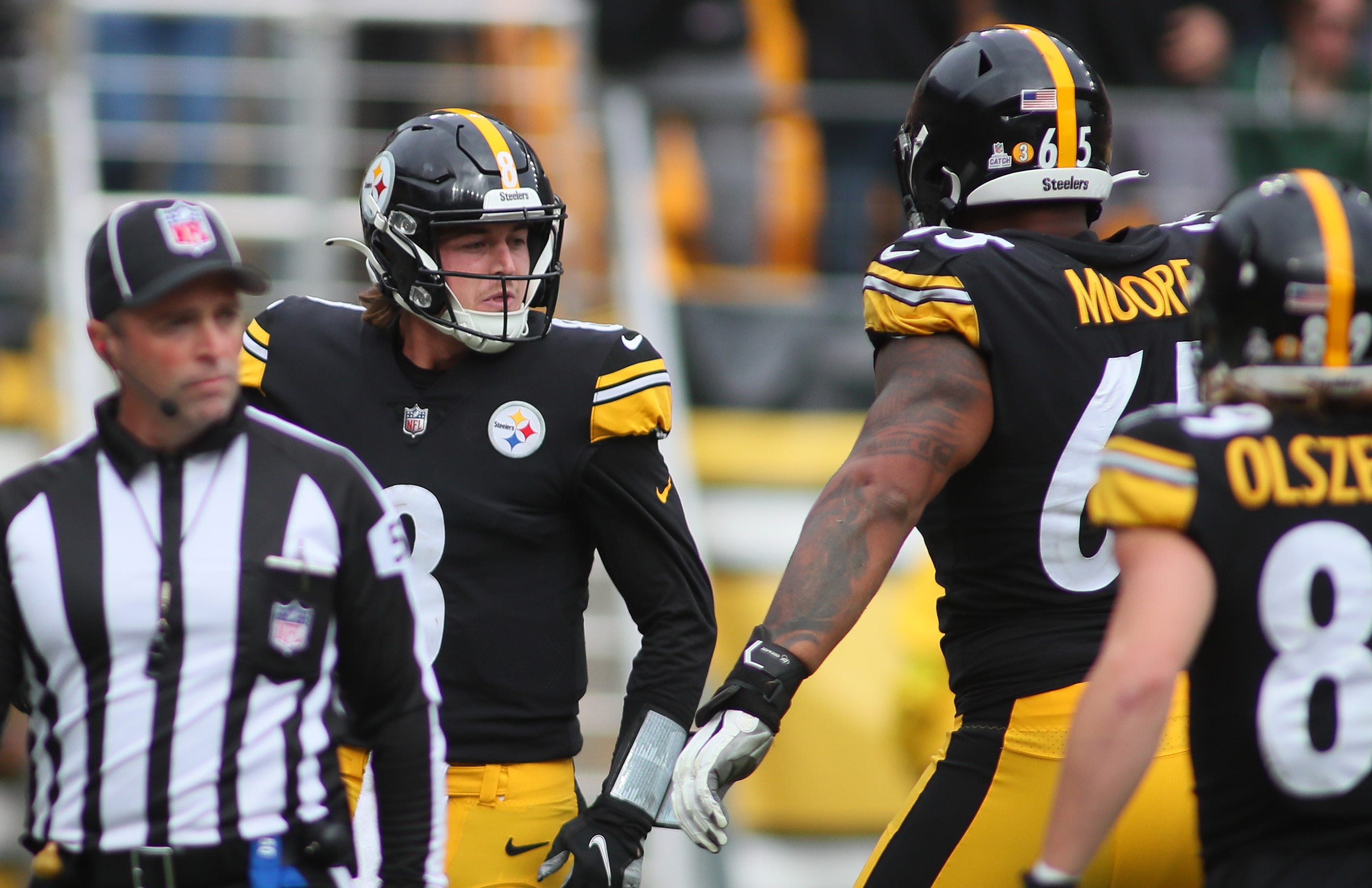 steelers-training-camp-battle-left-tackle-broderick-jones-dan-moore-jr