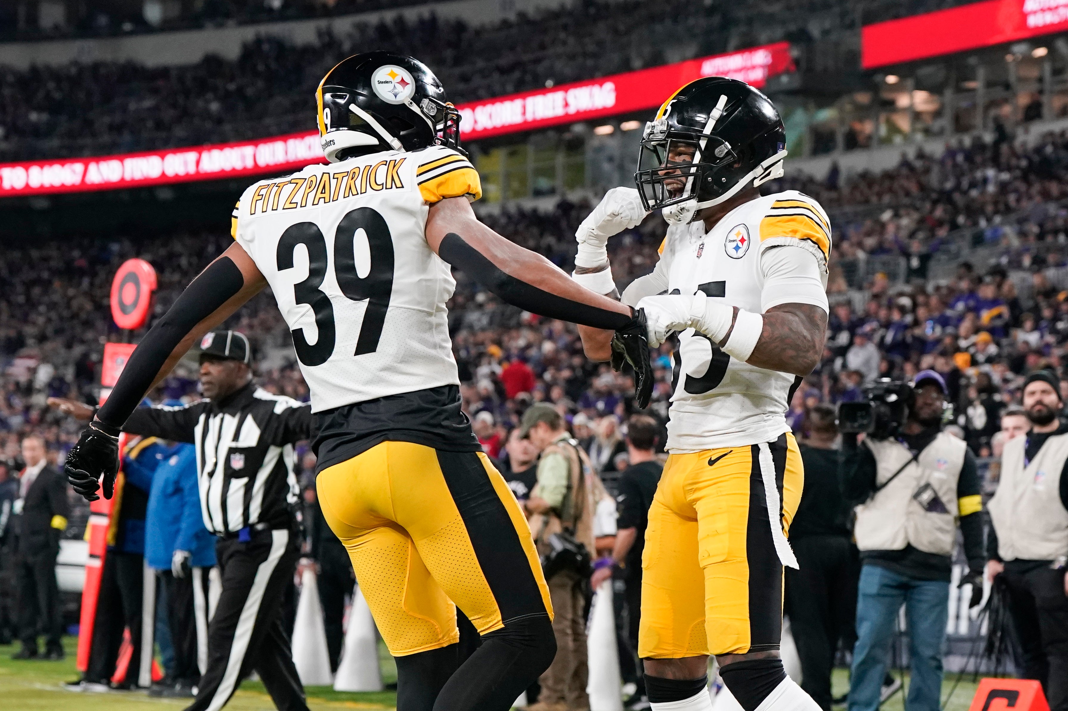 steelers-training-camp-battle-cornerback-joey-porter-jr-levi-wallace-