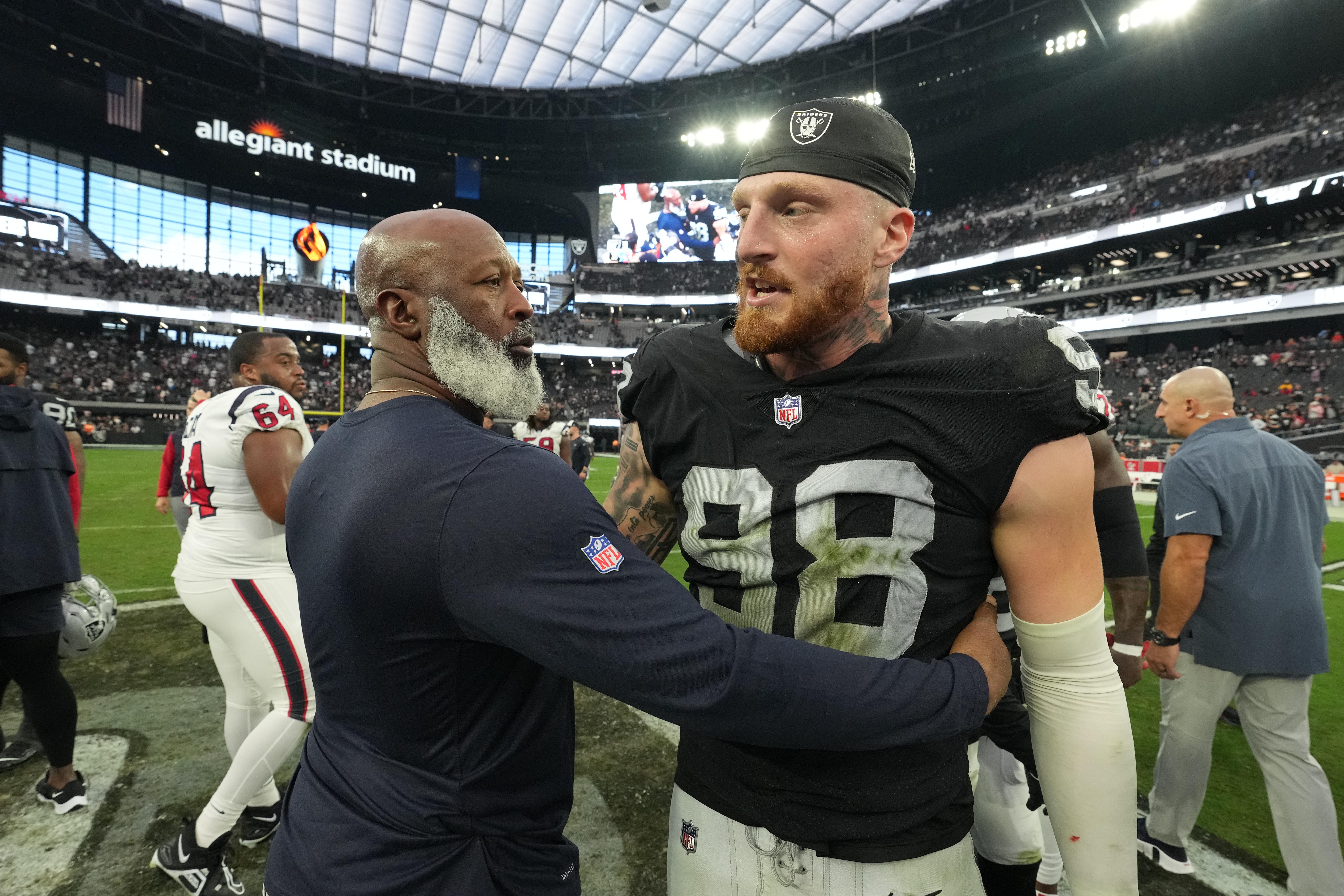 Las Vegas Raiders defensive end maxx crosby