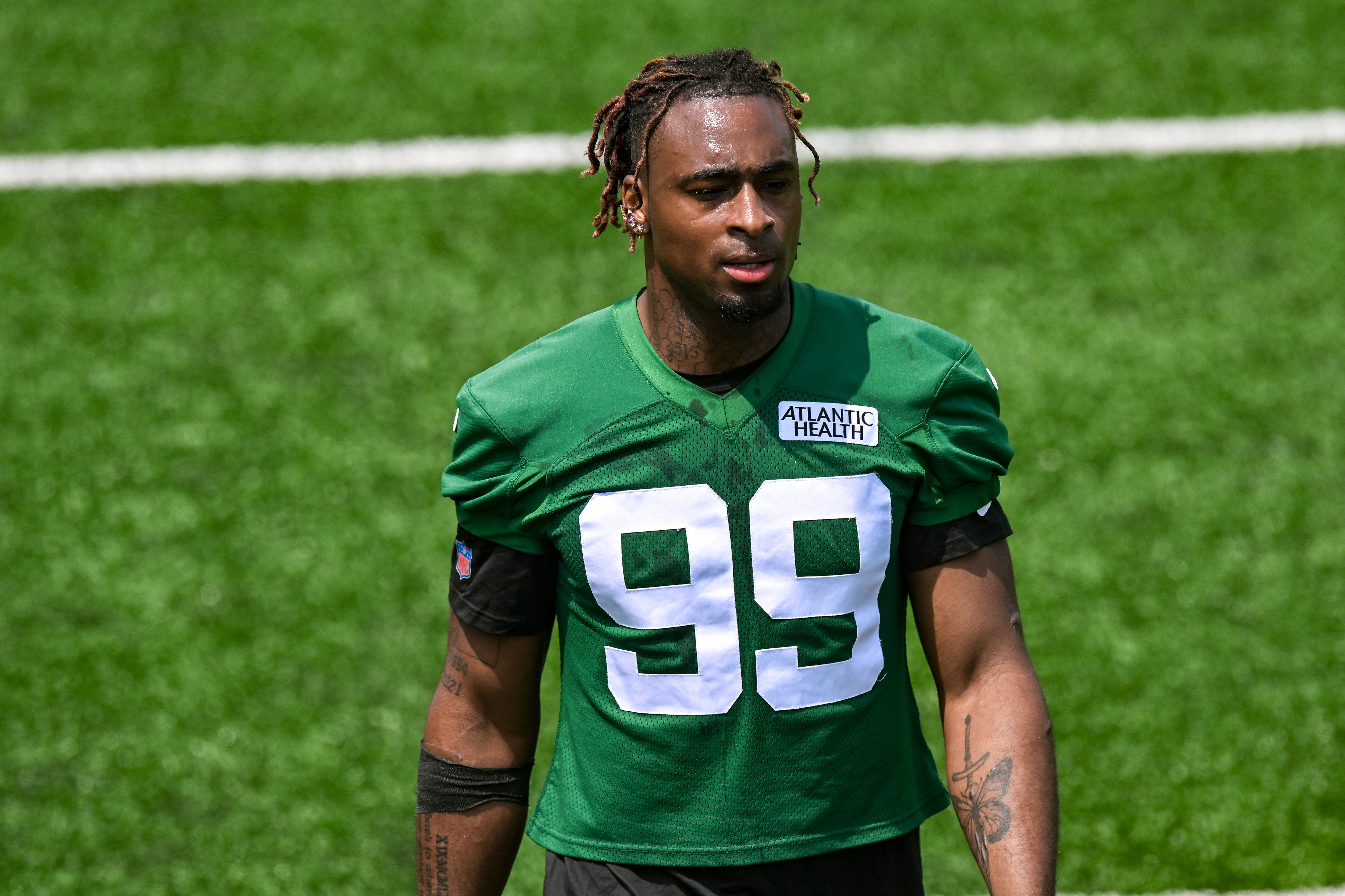 New York Jets linebacker Will McDonald IV (99) warms up during OTA s at Atlantic Health Jets Training Center.