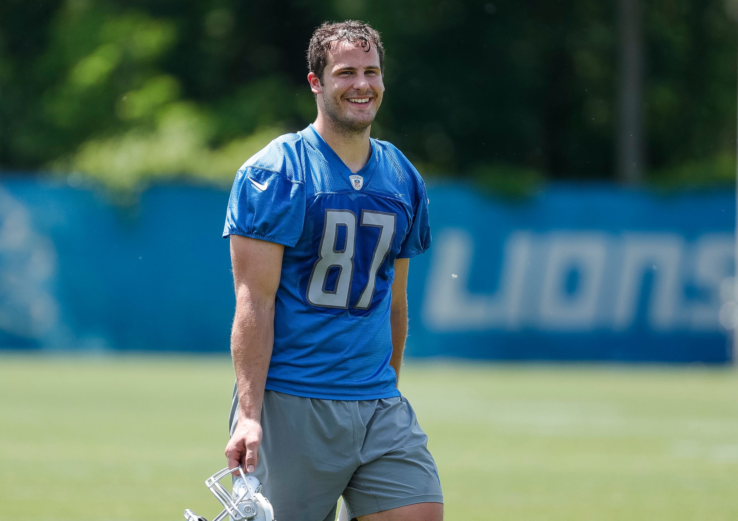 Detroit Lions tight end Sam LaPorta (87) walks off the field after practice during OTAs at Detroit Lions headquarters in Allen Park on Thursday, June 1, 2023.